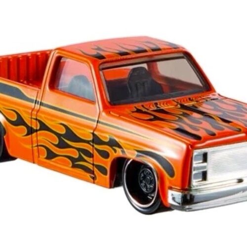 1:43 Hot Wheels XL 2026 JKL06 Chevrolet Silverado Pickup 1983 orange