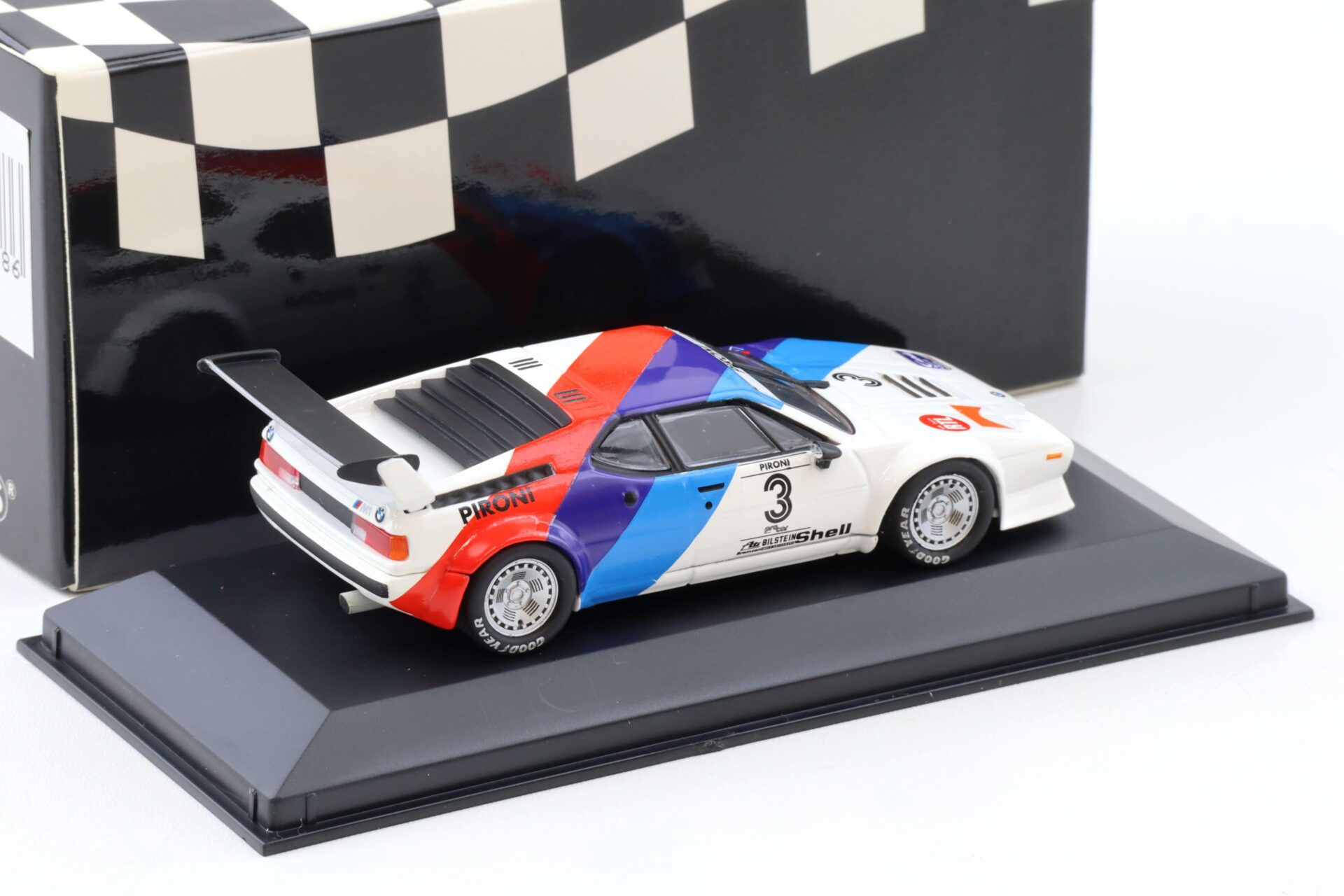 1:43 Minichamps BMW M1 ProCar Workscar D.Pironi #3