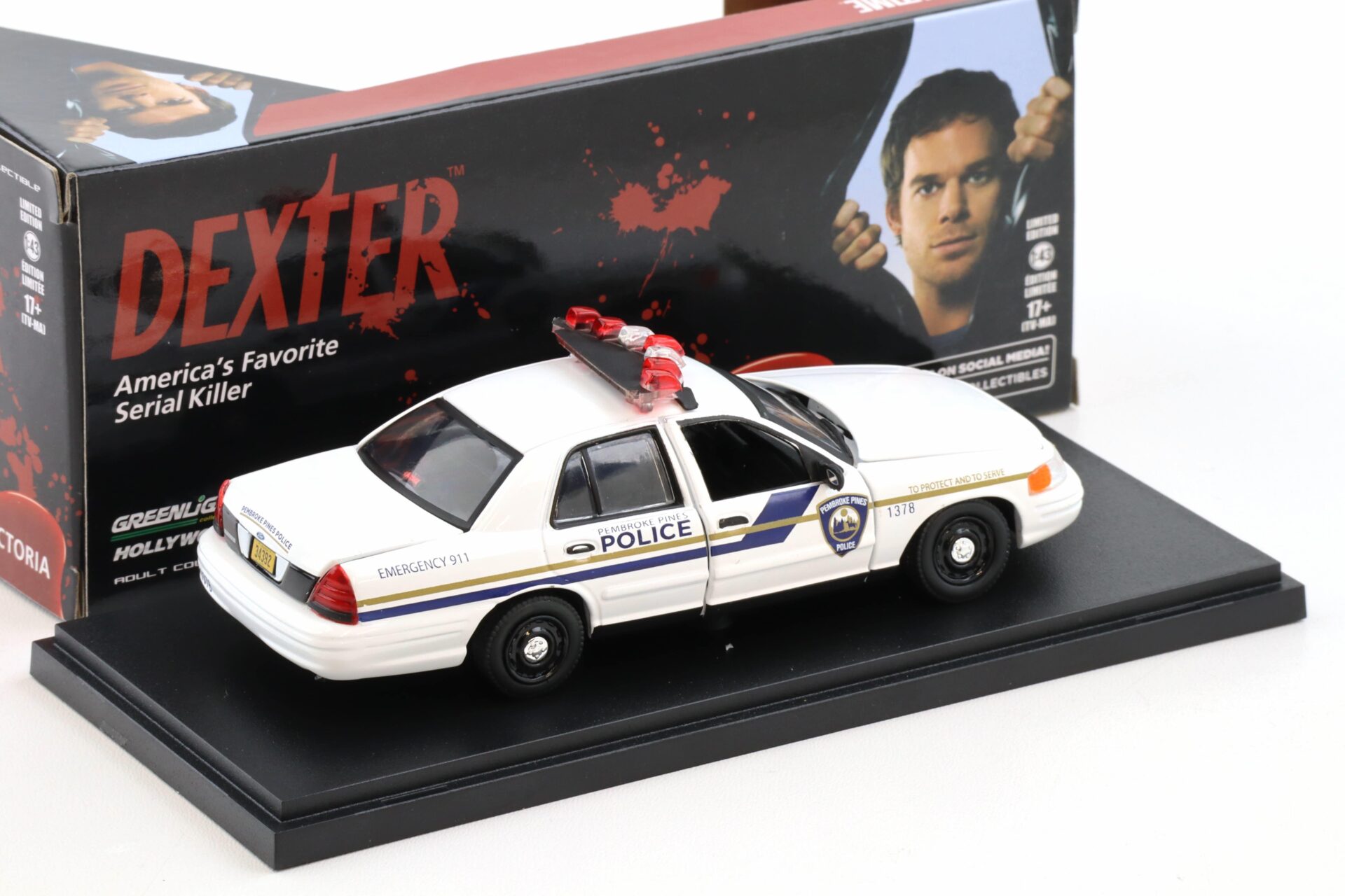 1:43 Greenlight 2001 Ford Crown Victoria Pembroke Pines Police DEXTER white