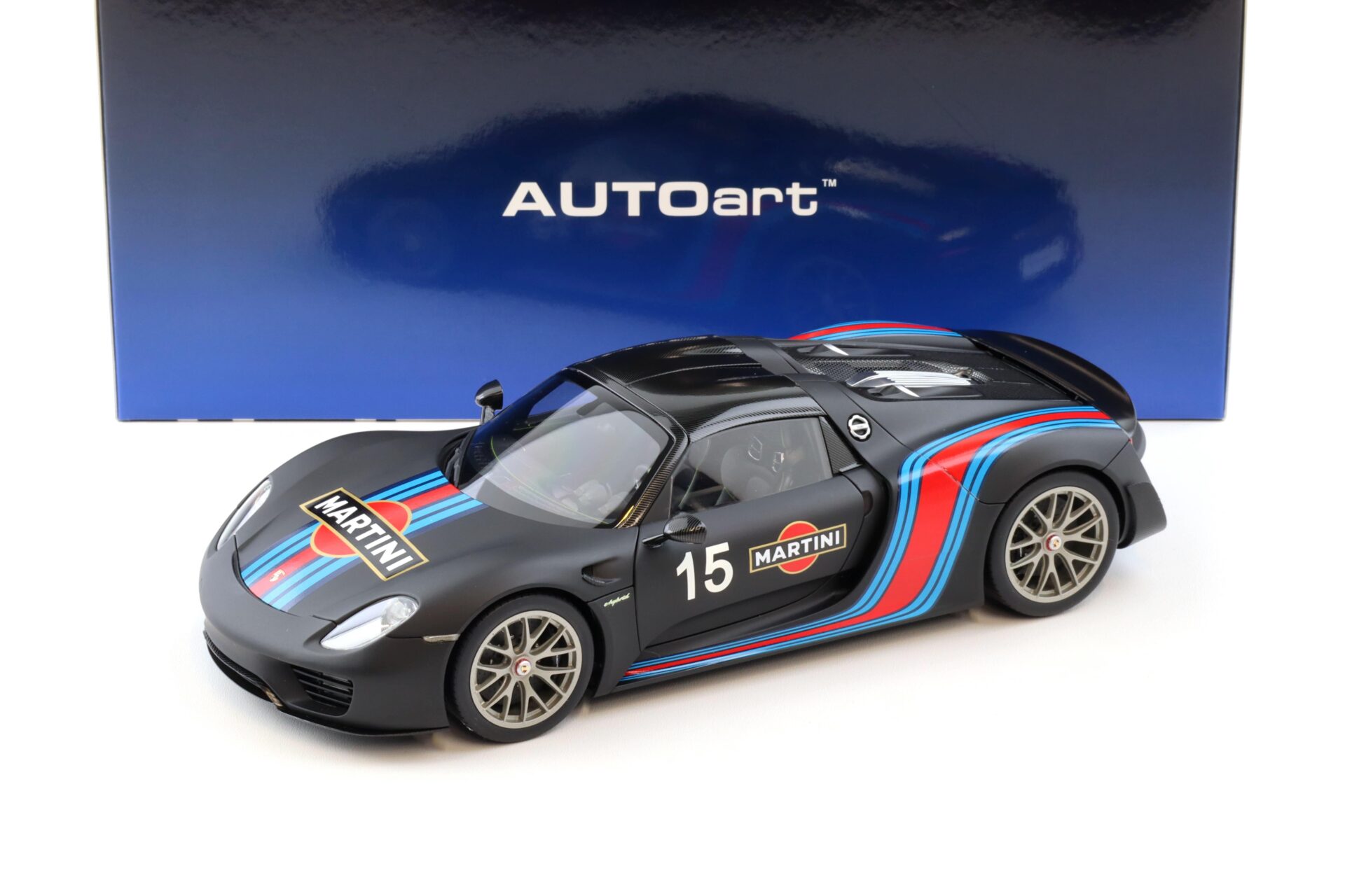 1:18 AUTOart Porsche 918 Spyder Weissach Package 2013 black/ Martini Livery 77929