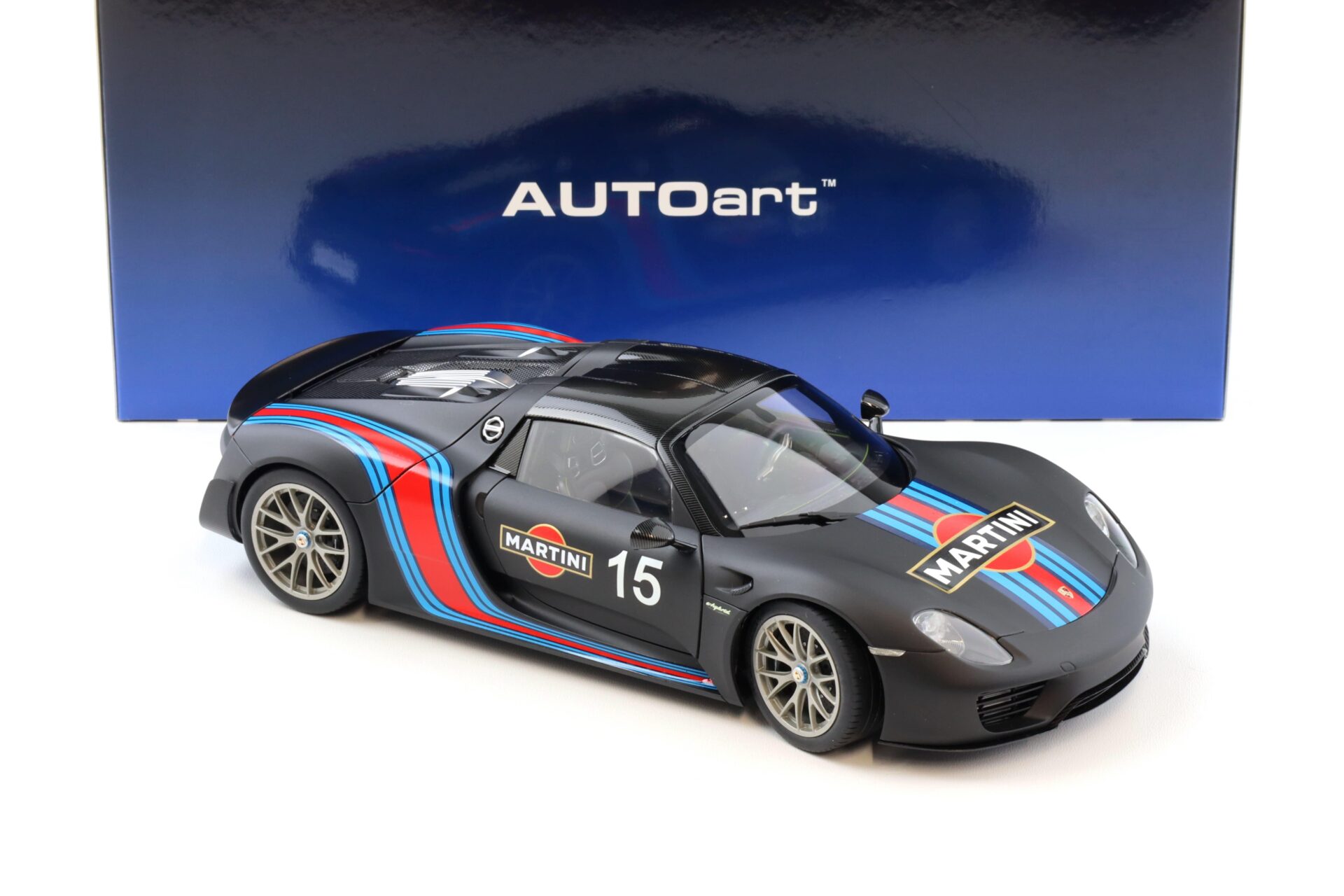 1:18 AUTOart Porsche 918 Spyder Weissach Package 2013 black/ Martini Livery 77929