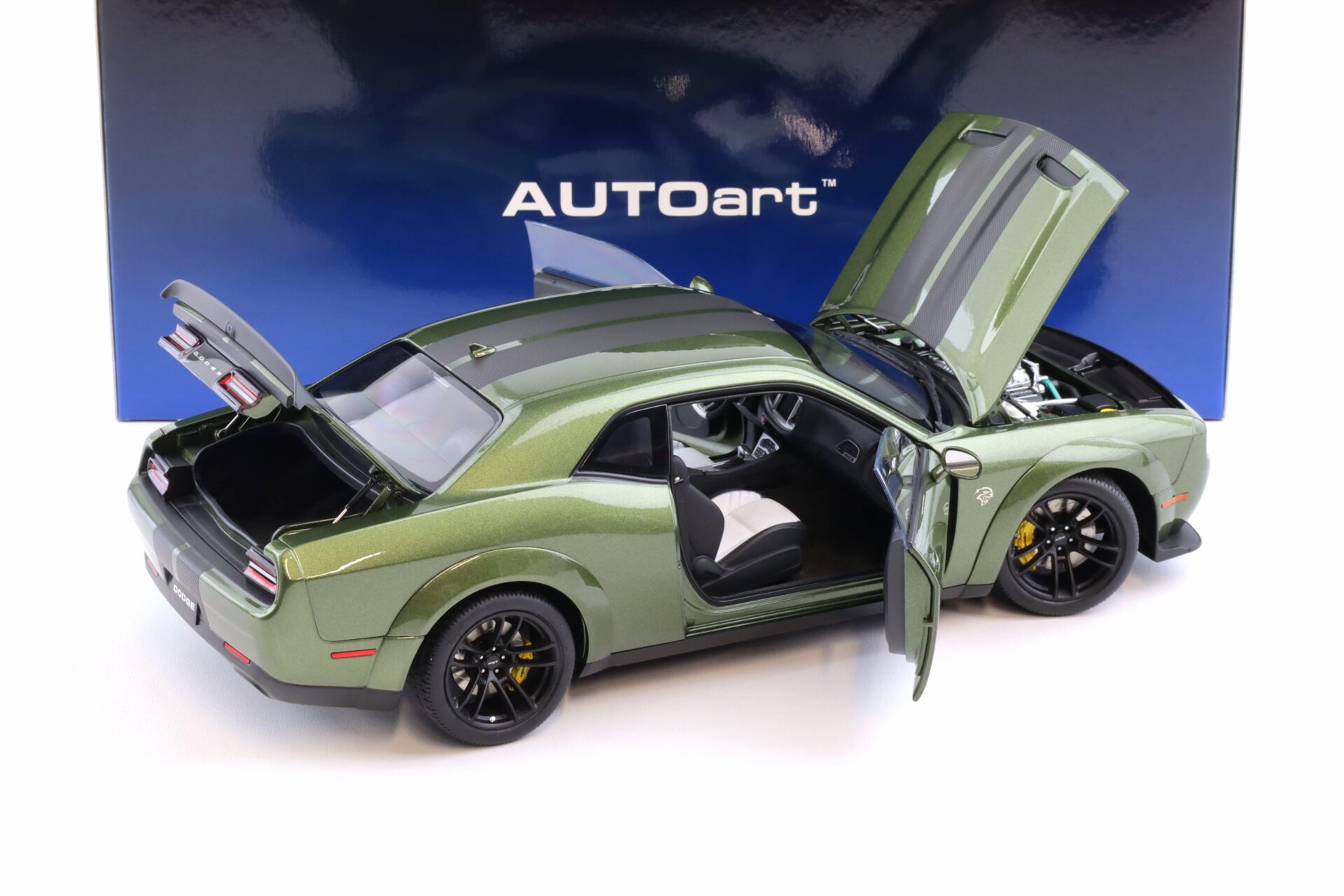 1:18 AUTOart Dodge Challenger SRT Jailbreak 2022 F8 green metallic 71761