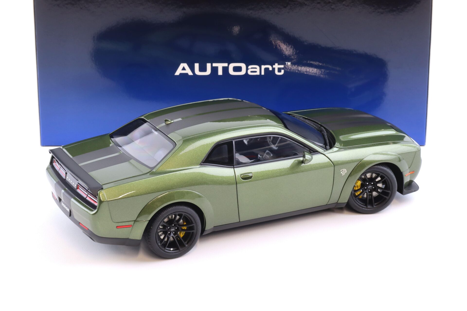1:18 AUTOart Dodge Challenger SRT Jailbreak 2022 F8 green metallic 71761