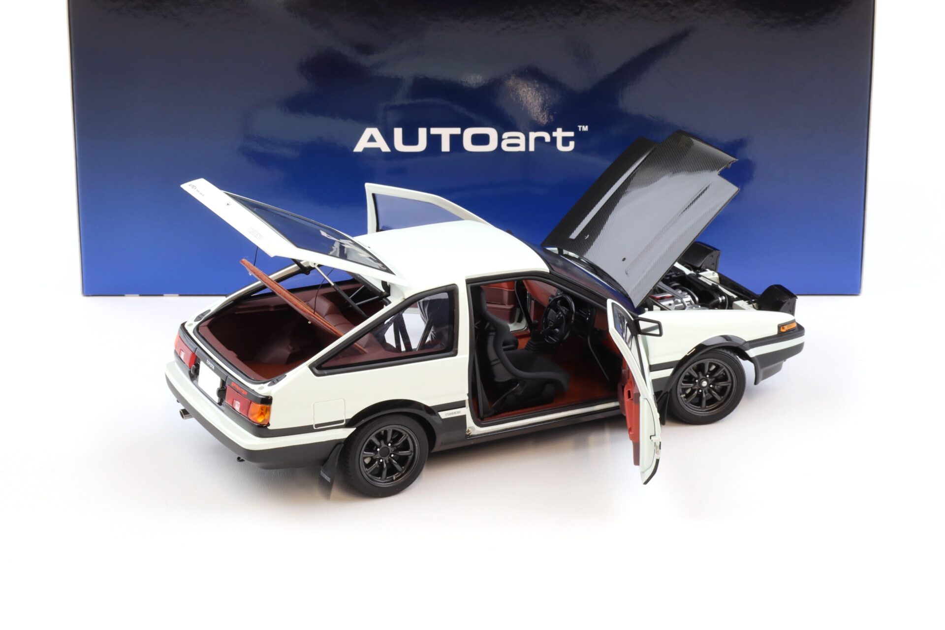 1:18 AUTOart Toyota Sprinter Trueno AE86 INITIAL D PROJECT D 30th Anniversary 78787