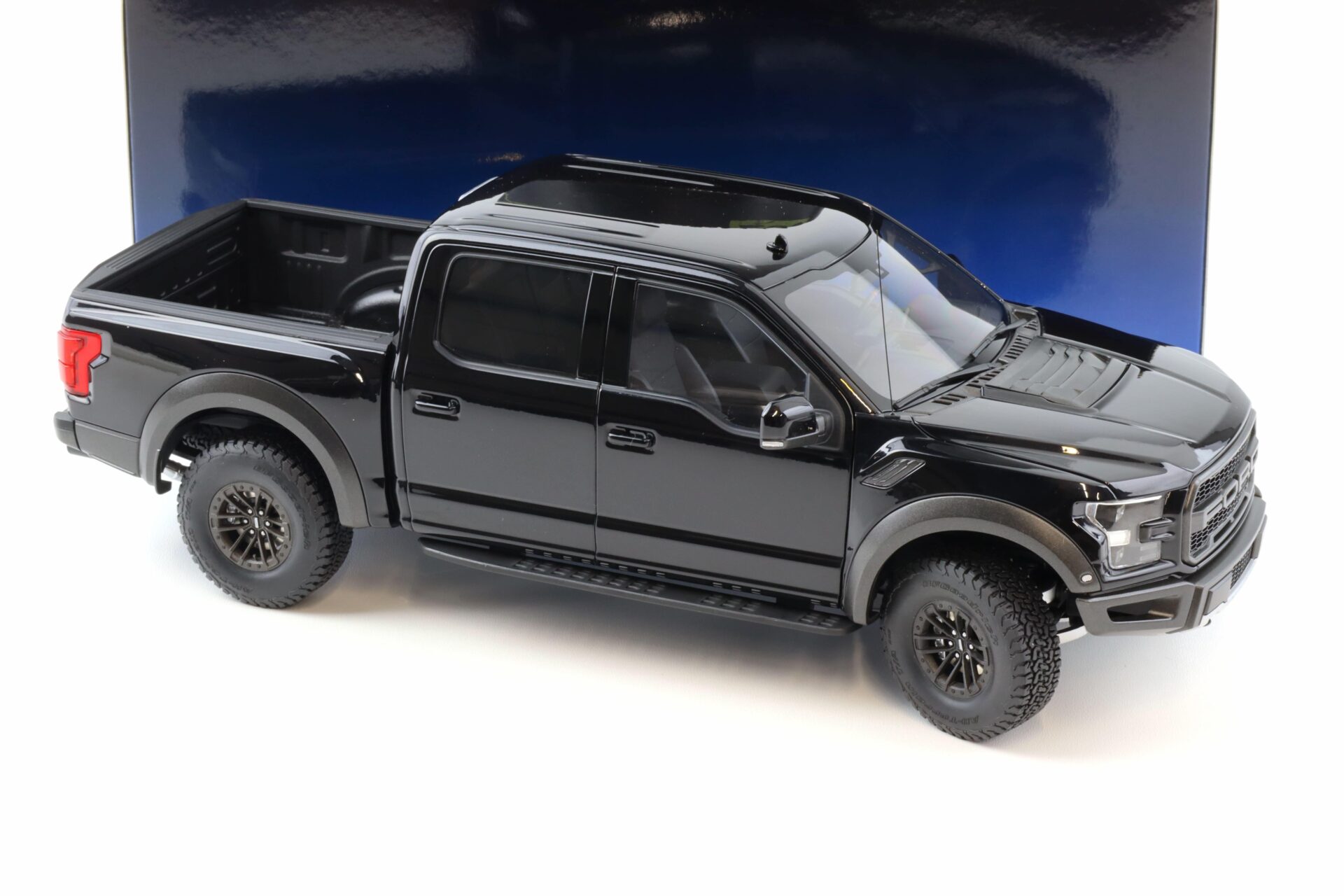 1:18 AUTOart Ford F-150 Raptor Supercrew Pickup 2019 Agate black 72947