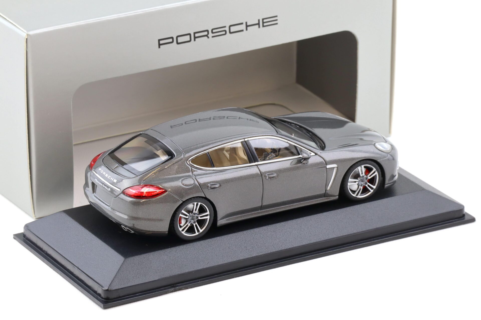 1:43 Minichamps Porsche Panamera Turbo S 2013 Achat grey WAP DEALER
