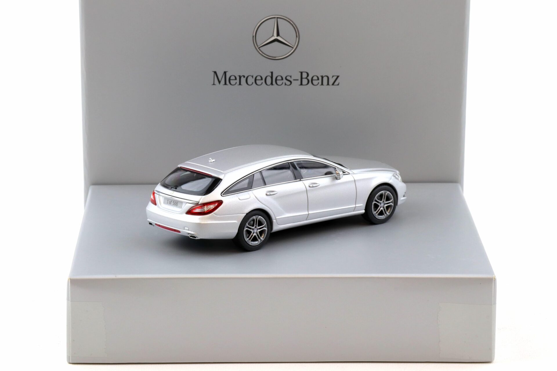 1:43 Norev Mercedes CLS Shooting Brake X218 Paris Motorshow 2012 silver DEALER VERION