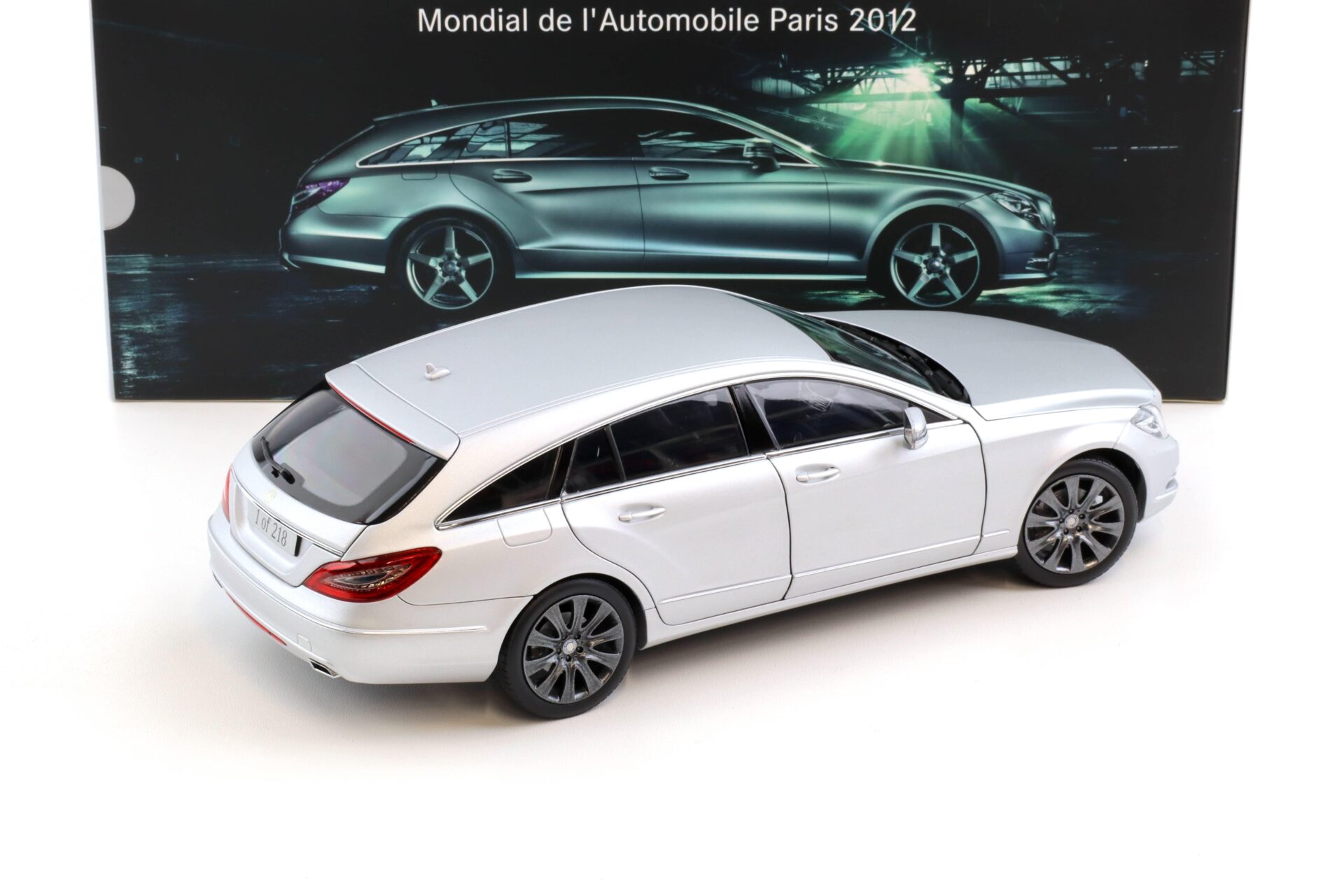 1:18 Norev Mercedes CLS Shooting Brake X218 Paris Motorshow 2012 silver DEALER VERION