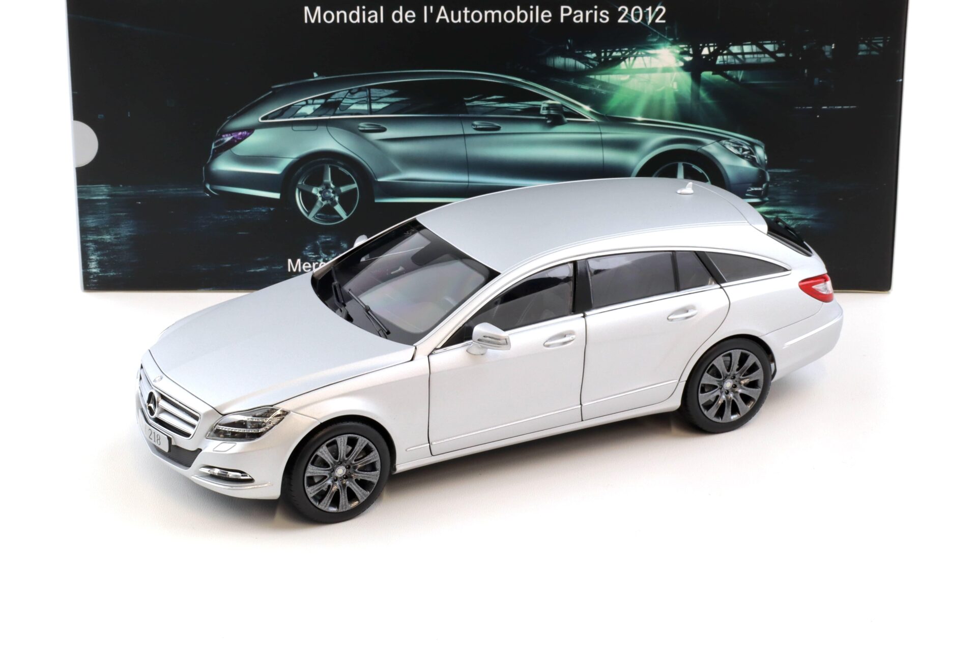 1:18 Norev Mercedes CLS Shooting Brake X218 Paris Motorshow 2012 silver DEALER VERION