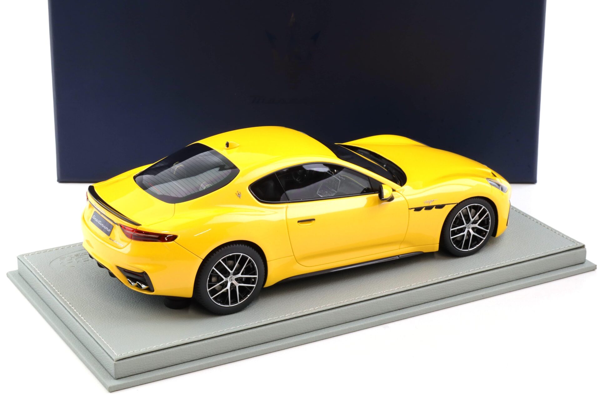 1:18 BBR Maserati Granturismo Trofeo 2023 Giallo Corse metallic DEALER VERSION