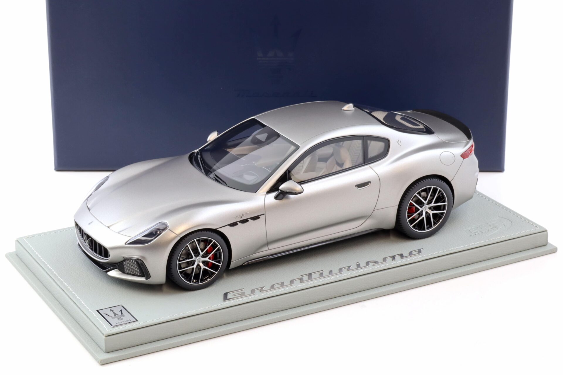 1:18 BBR Maserati Granturismo Trofeo 2023 Grigio Maratea matt DEALER VERSION