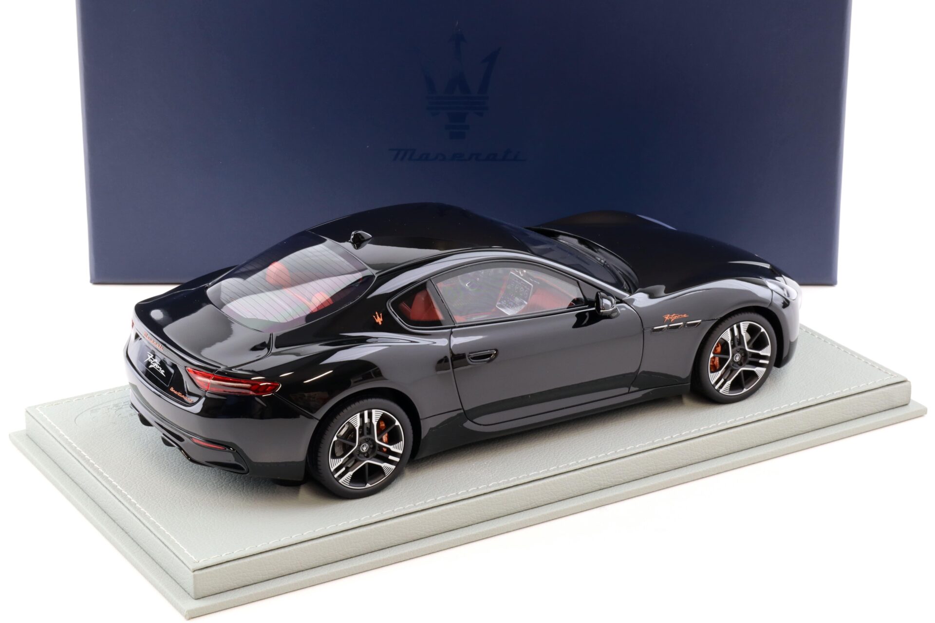 1:18 BBR Maserati Granturismo Folgore 2023 Nero Assoluto DEALER VERSION