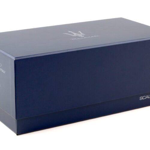 1:18 BBR Maserati Granturismo Folgore 2023 Blu Nobile metallic DEALER VERSION