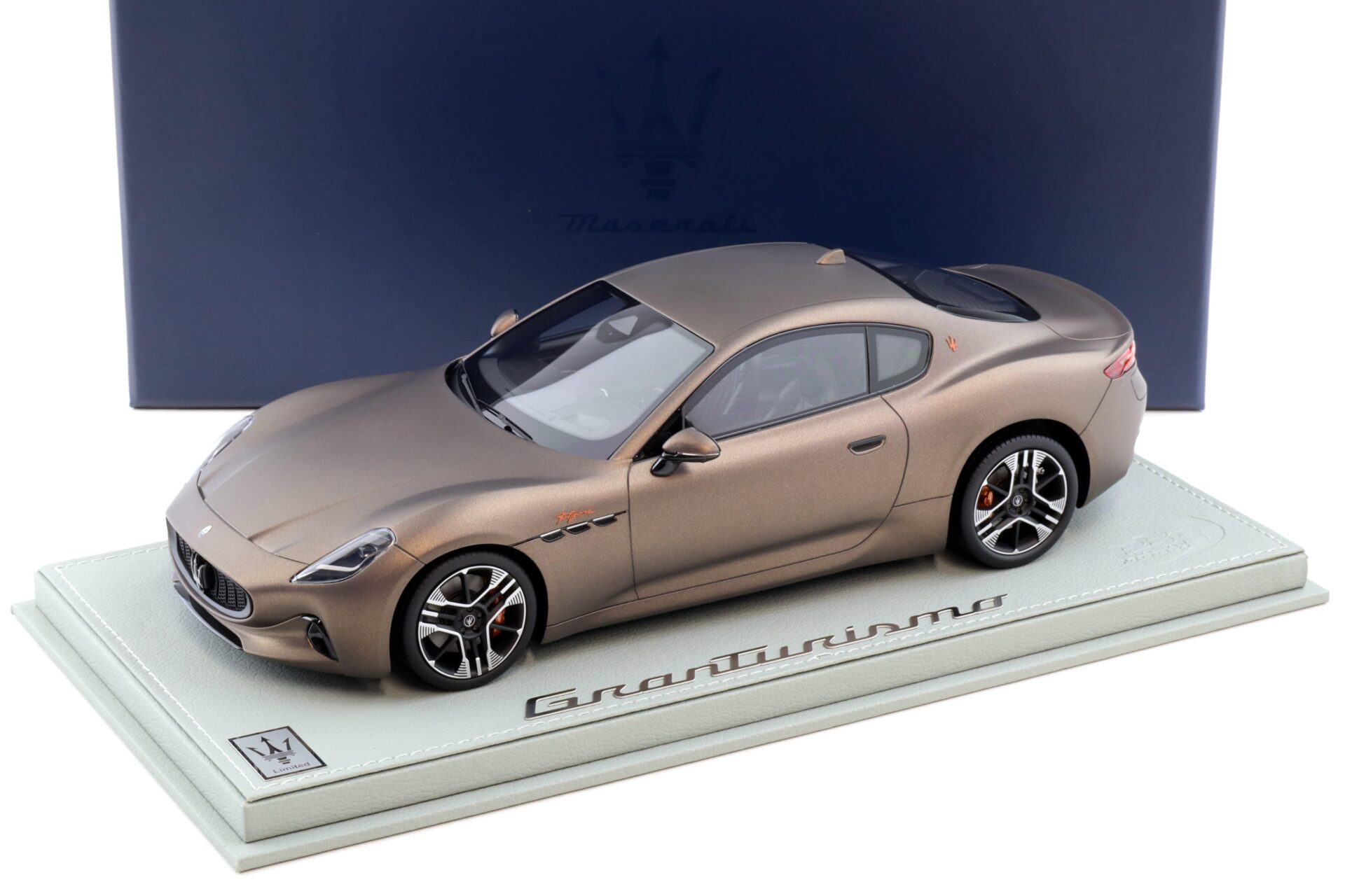 1:18 BBR Maserati Granturismo Folgore 2023 Rame Folgore metallic DEALER VERSION