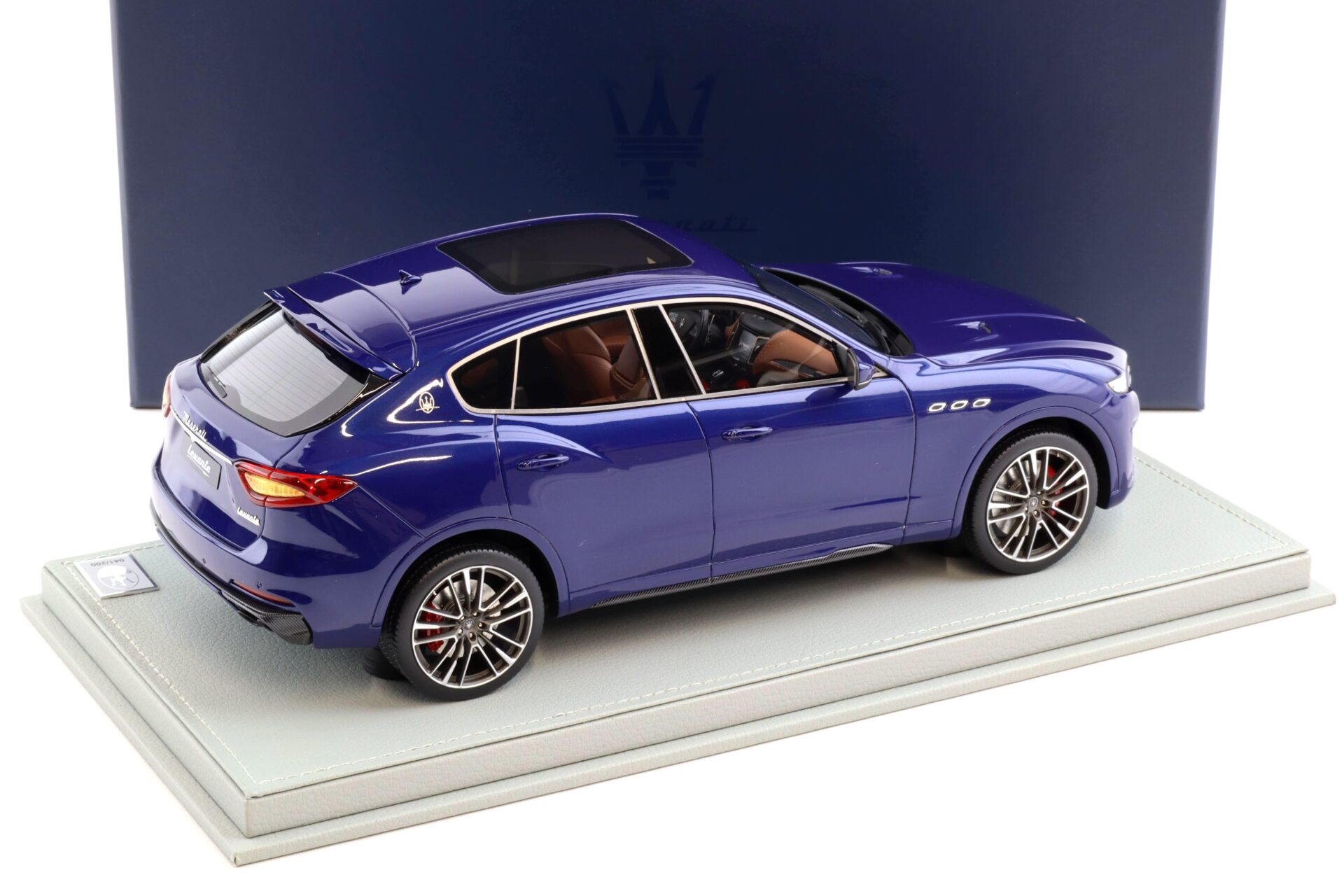 1:18 BBR Maserati Levante V8 Trofeo Blu Emozione DEALER VERSION