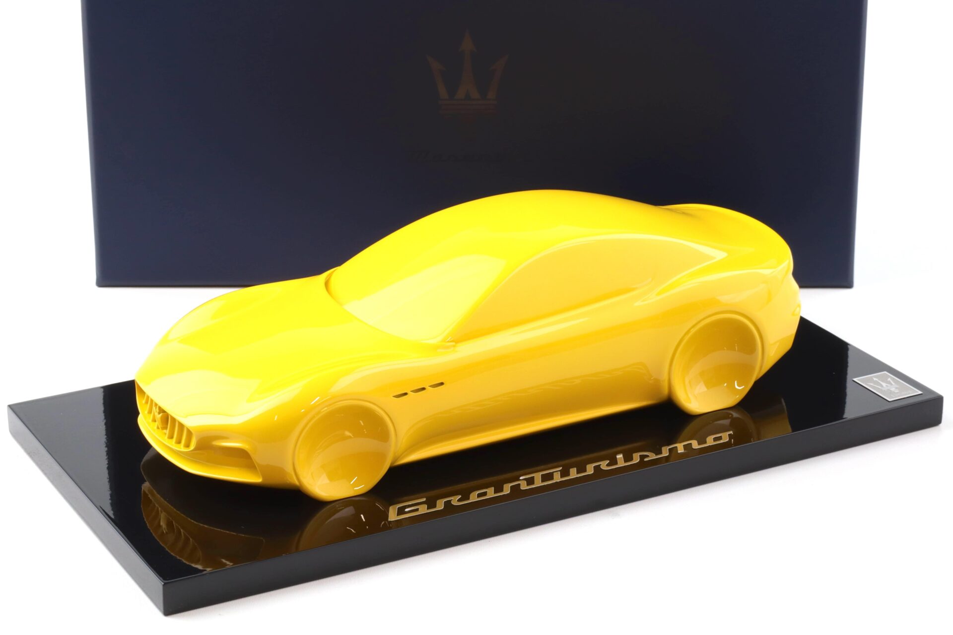 1:18 BBR Silhouette Maserati Granturismo 2023 Giallo Corse DEALER VERSION