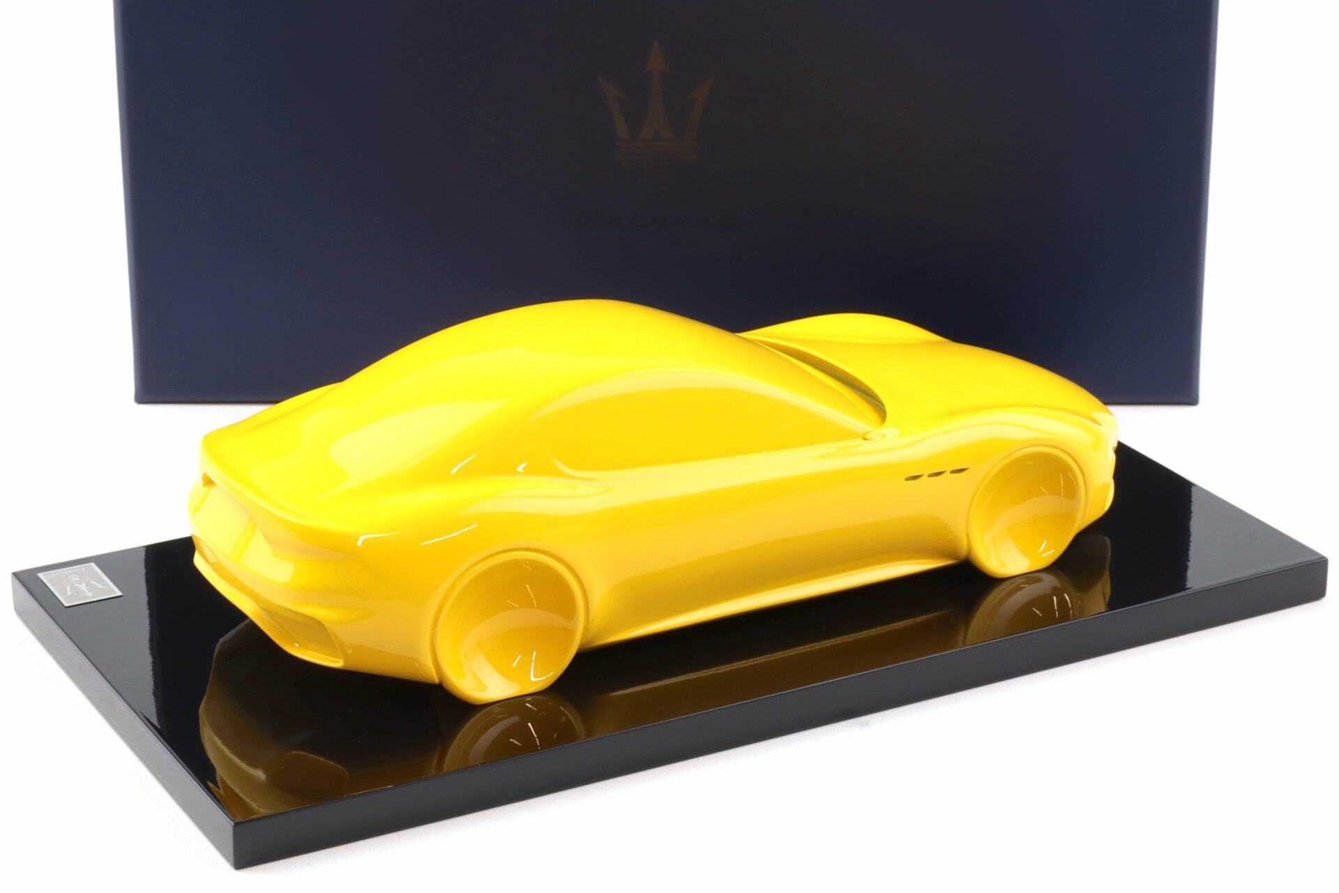 1:18 BBR Silhouette Maserati Granturismo 2023 Giallo Corse DEALER VERSION