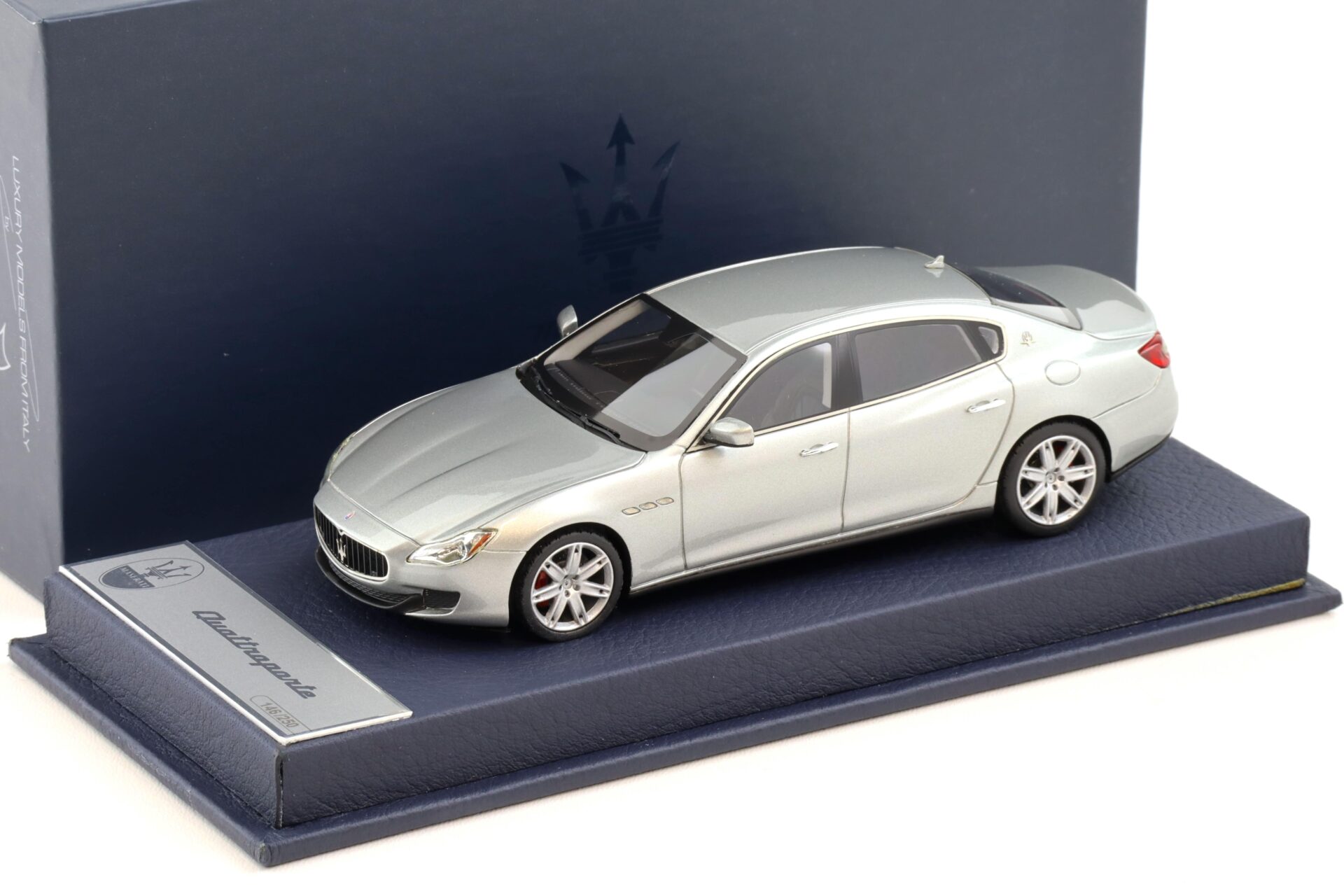 1:43 BBR Maserati Quattroporte MY14 Limousine Grigio Metallo DEALER VERSION