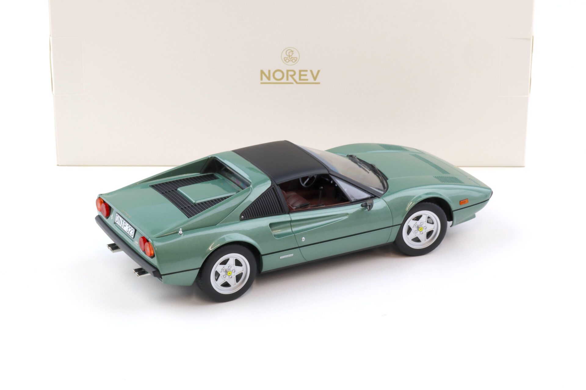 1:18 Norev Ferrari 308 GTS Quattrovalvole 1982 green metallic - Limited 200 pcs.