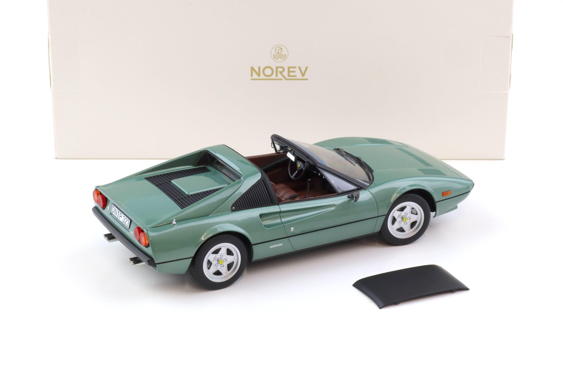 1:18 Norev Ferrari 308 GTS Quattrovalvole 1982 green metallic - Limited 200 pcs.
