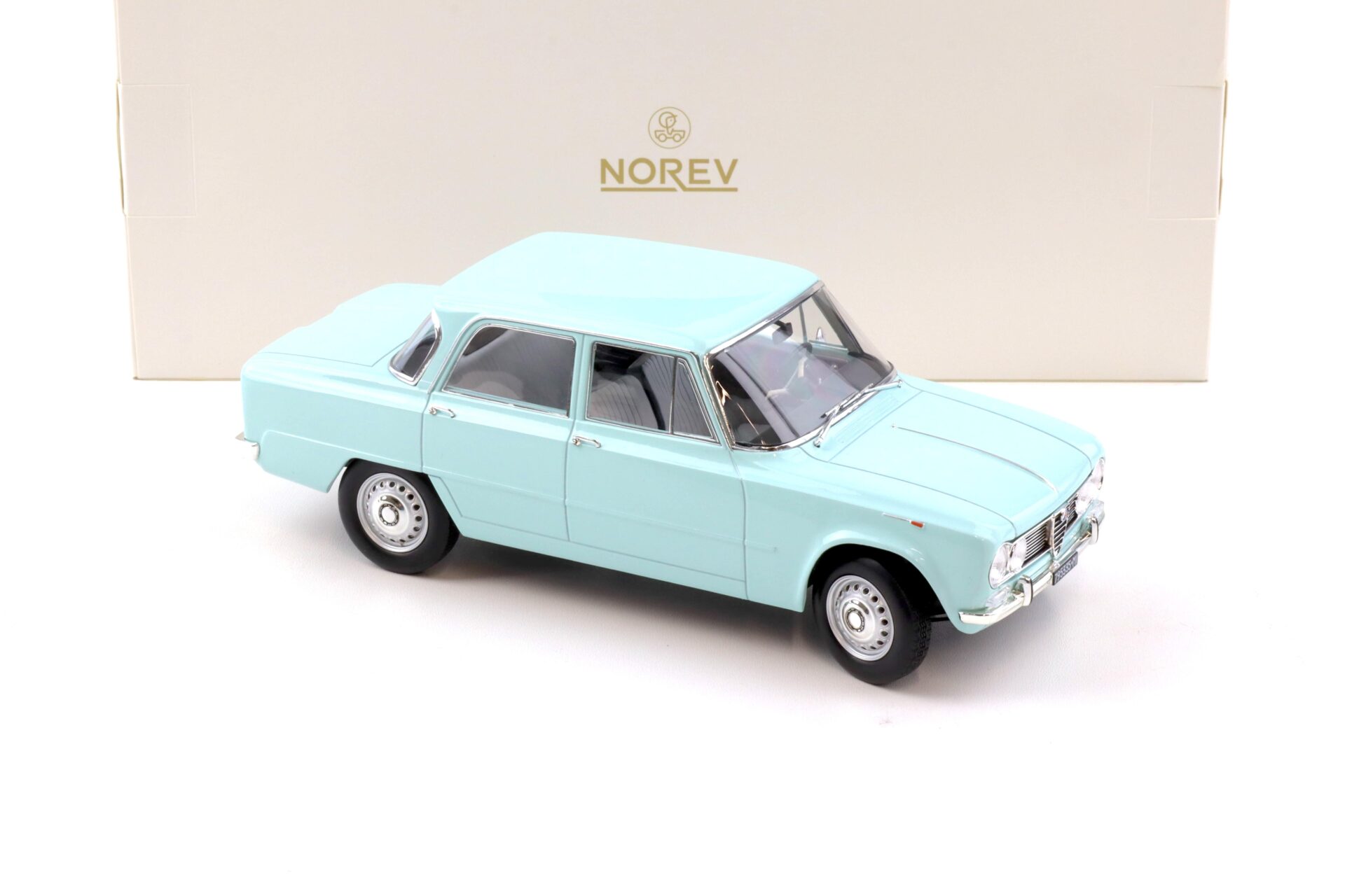 1:18 Norev Alfa Romeo Giulia TI Sedan 1964 Sky blue