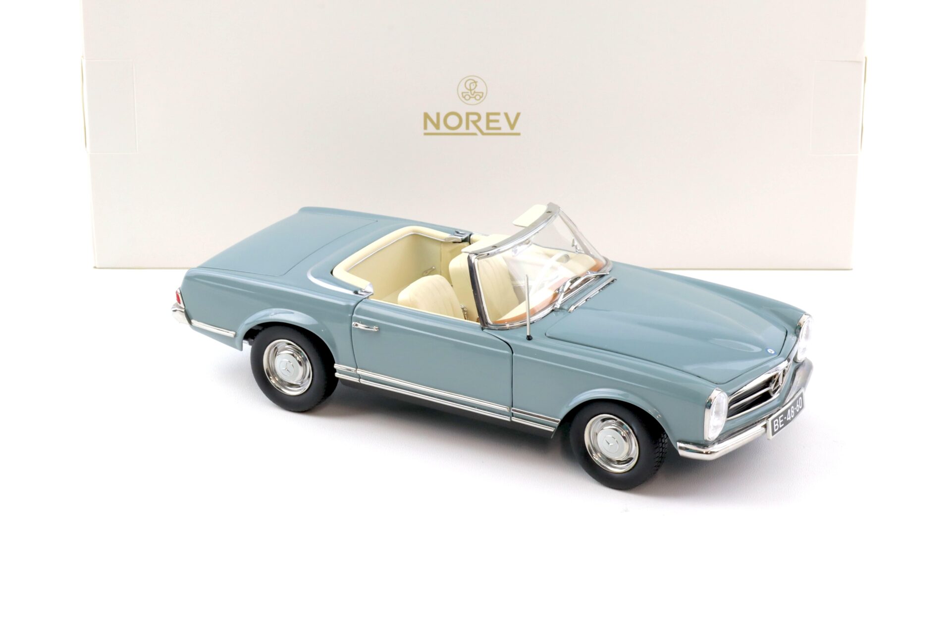 1:18 Norev Mercedes 230 SL Pagode W113 Horizon blue 1963 with Top