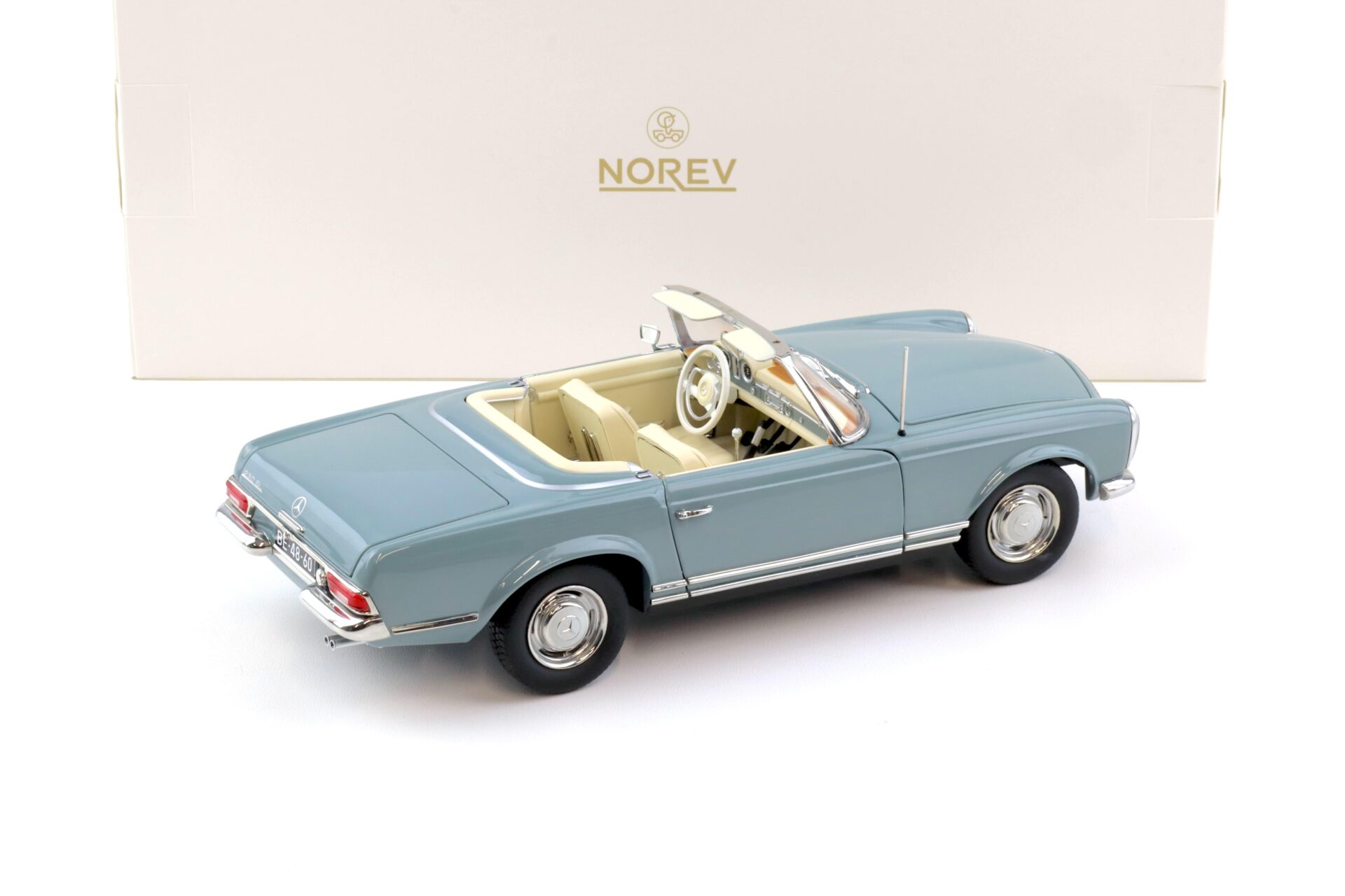 1:18 Norev Mercedes 230 SL Pagode W113 Horizon blue 1963 with Top