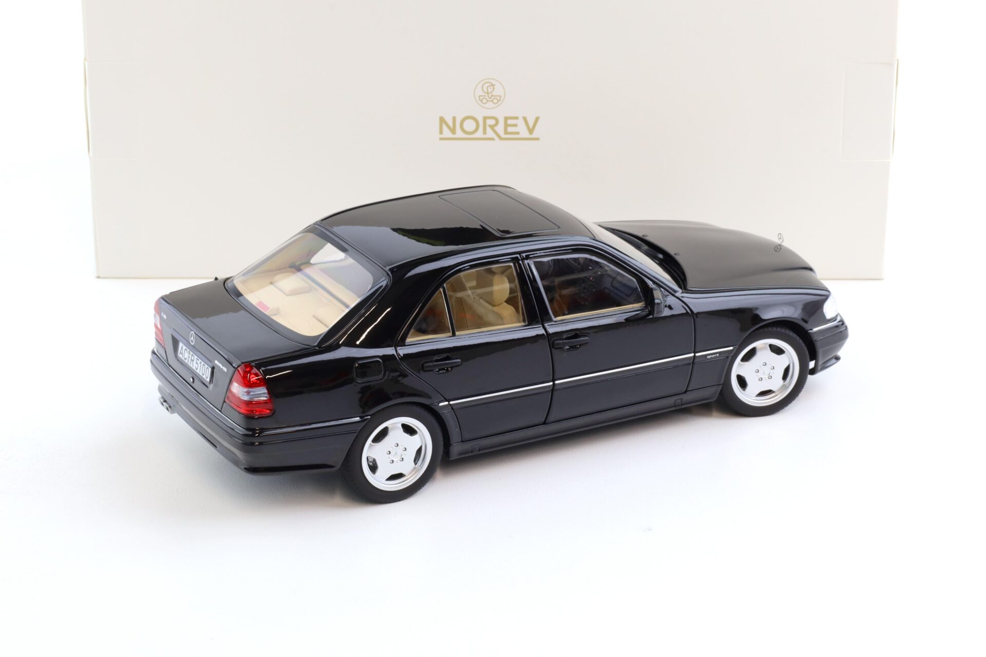 1:18 Norev Mercedes C36 AMG W202 Limousine 1993 black metallic