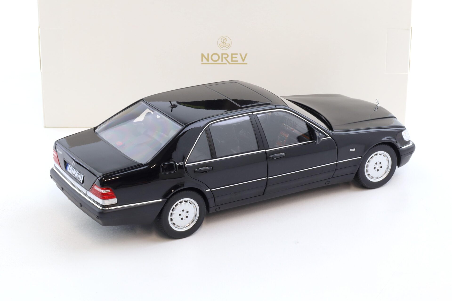 1:18 Norev Mercedes S-Klasse S600 W140 Limousine 1997 Obsidian black metallic