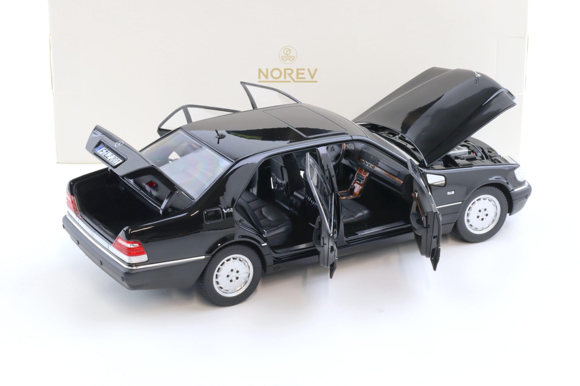 1:18 Norev Mercedes S-Klasse S600 W140 Limousine 1997 Obsidian black metallic