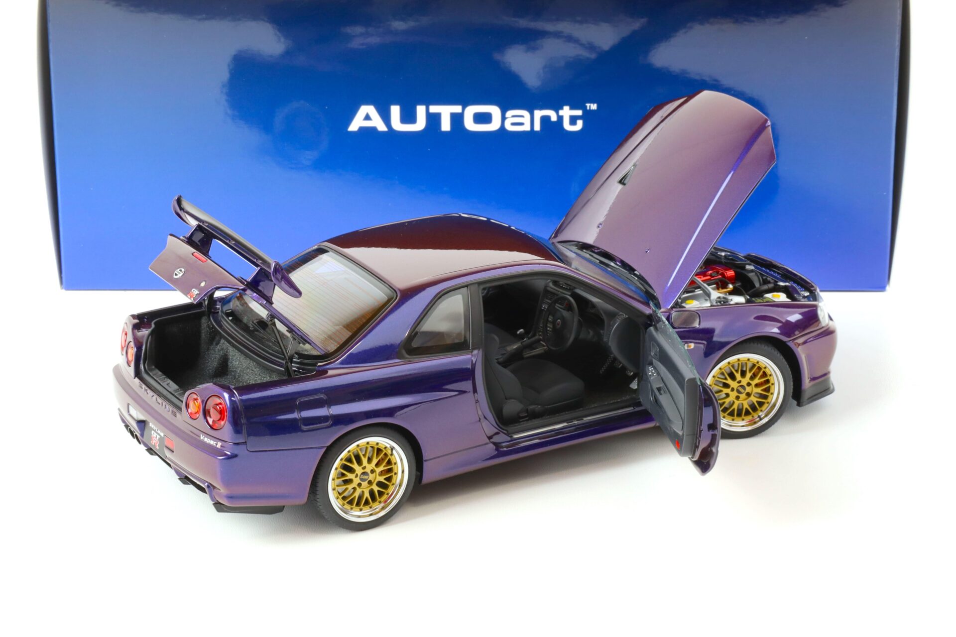 1:18 AUTOart Nissan Skyline GT-R (R34) V-Spec II BBS LM Wheels Midnight purple III 77403
