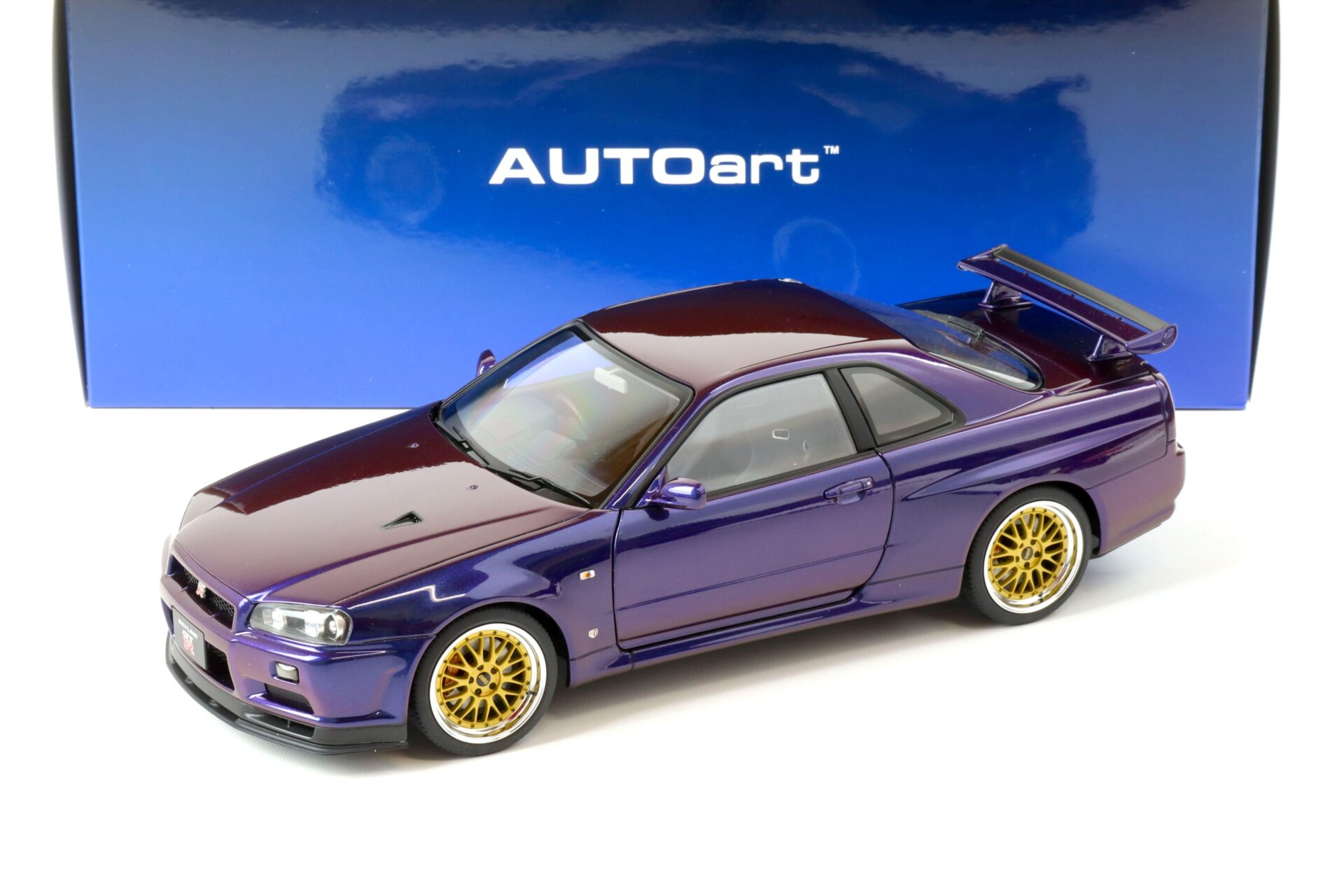 1:18 AUTOart Nissan Skyline GT-R (R34) V-Spec II BBS LM Wheels Midnight purple III 77403