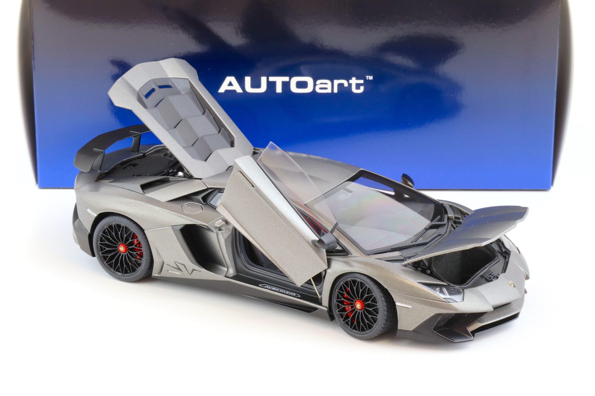 1:18 AUTOart Lamborghini Aventador LP750-4 SV Grigio Titans/ matt grey 74554