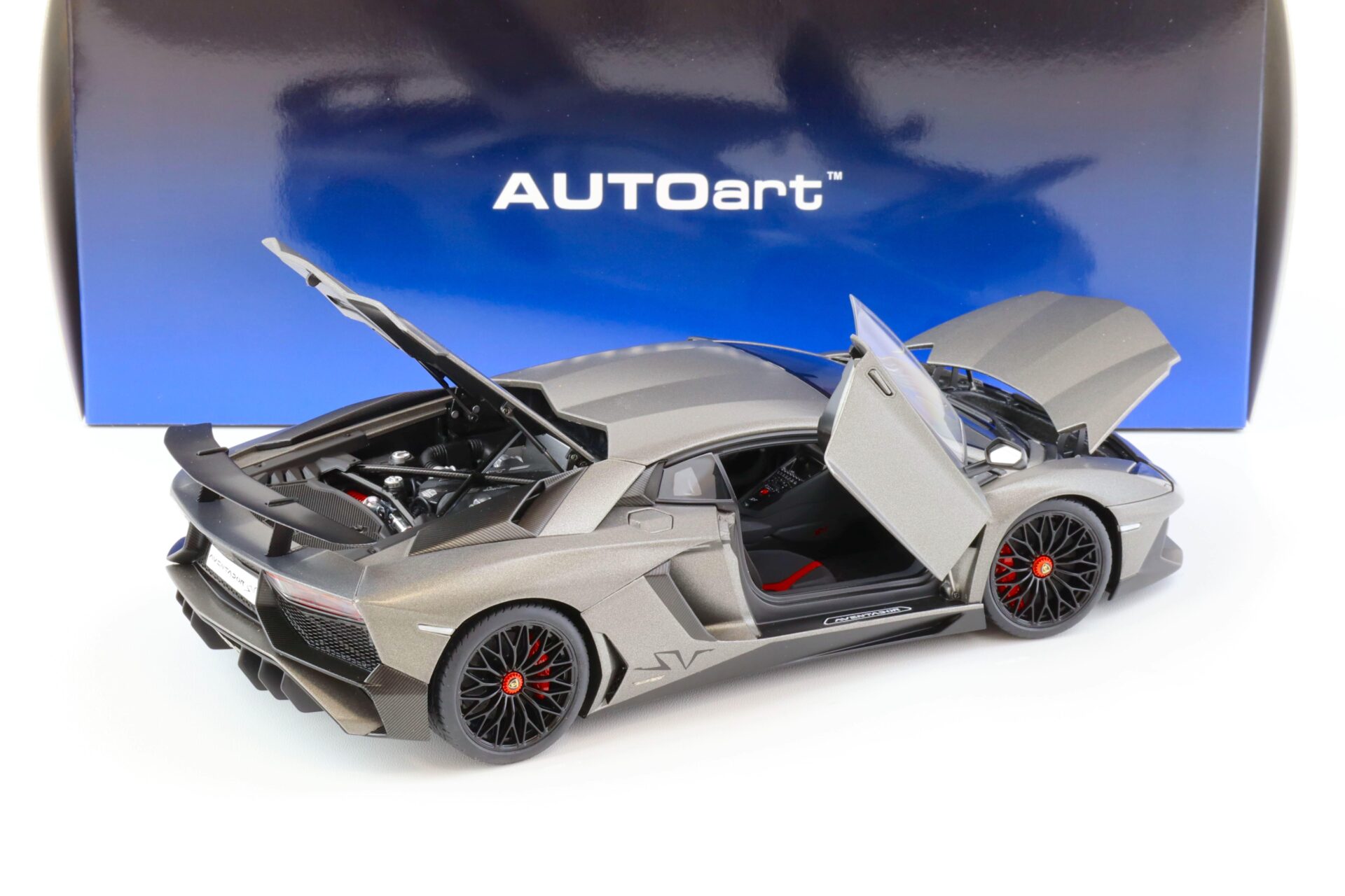 1:18 AUTOart Lamborghini Aventador LP750-4 SV Grigio Titans/ matt grey 74554
