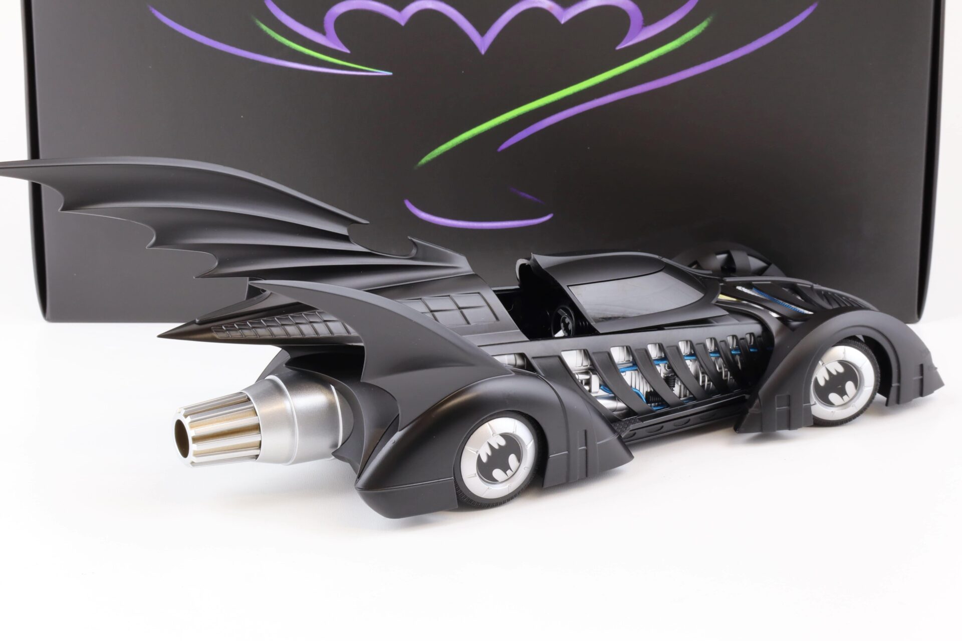 1:18 Hot Wheels Batman Forever Batmobile 1995 matt black BLY43