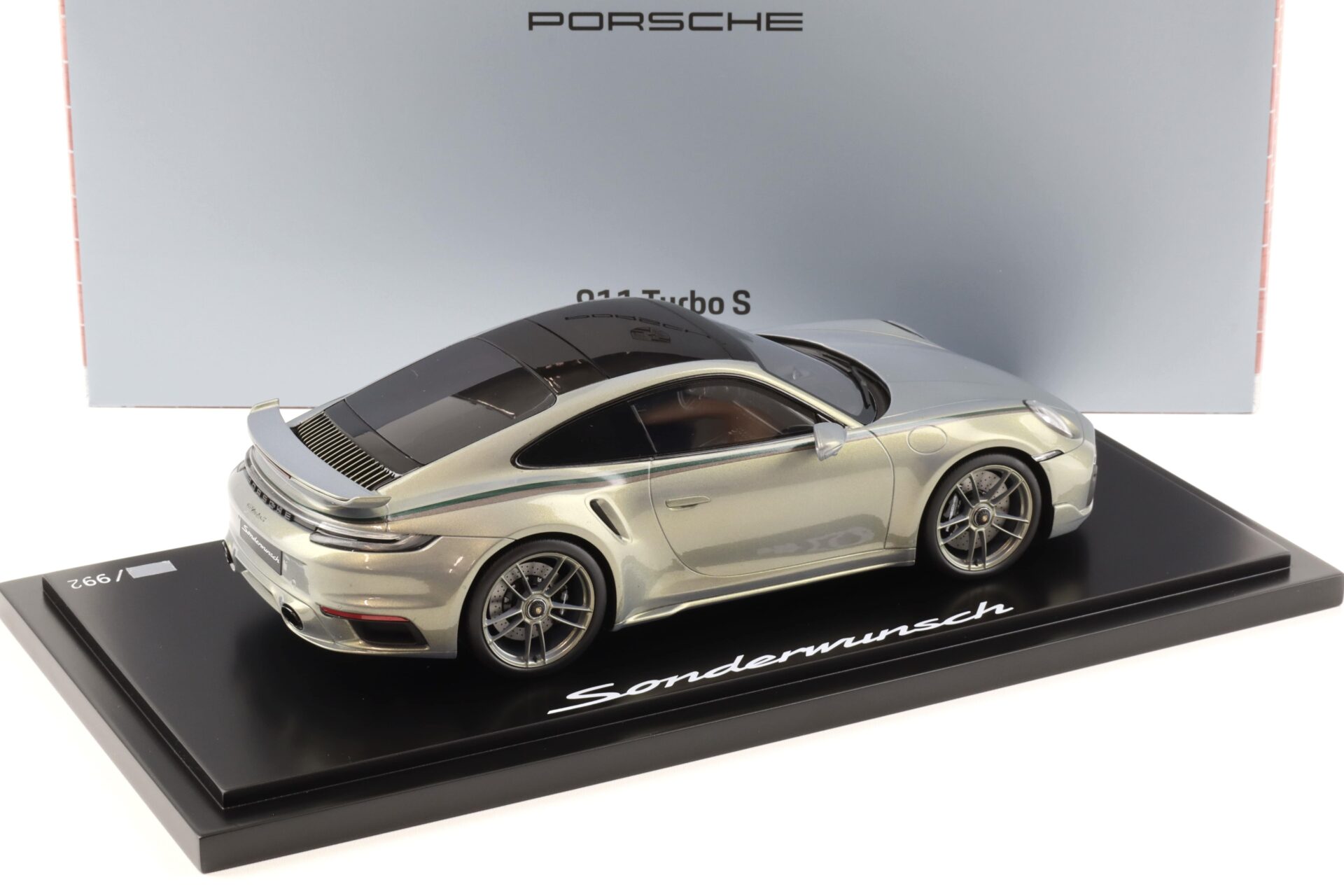 あべしゅん 1/18 ポルシェ 911 (992) S/T #63 1:18 Spark Porsche 911 992 Turbo S Sonderwunsch Urban Bamboo