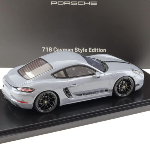 1:18 Spark Porsche 718 Cayman Style Edition arctic grey/ black stripe WAP DEALER