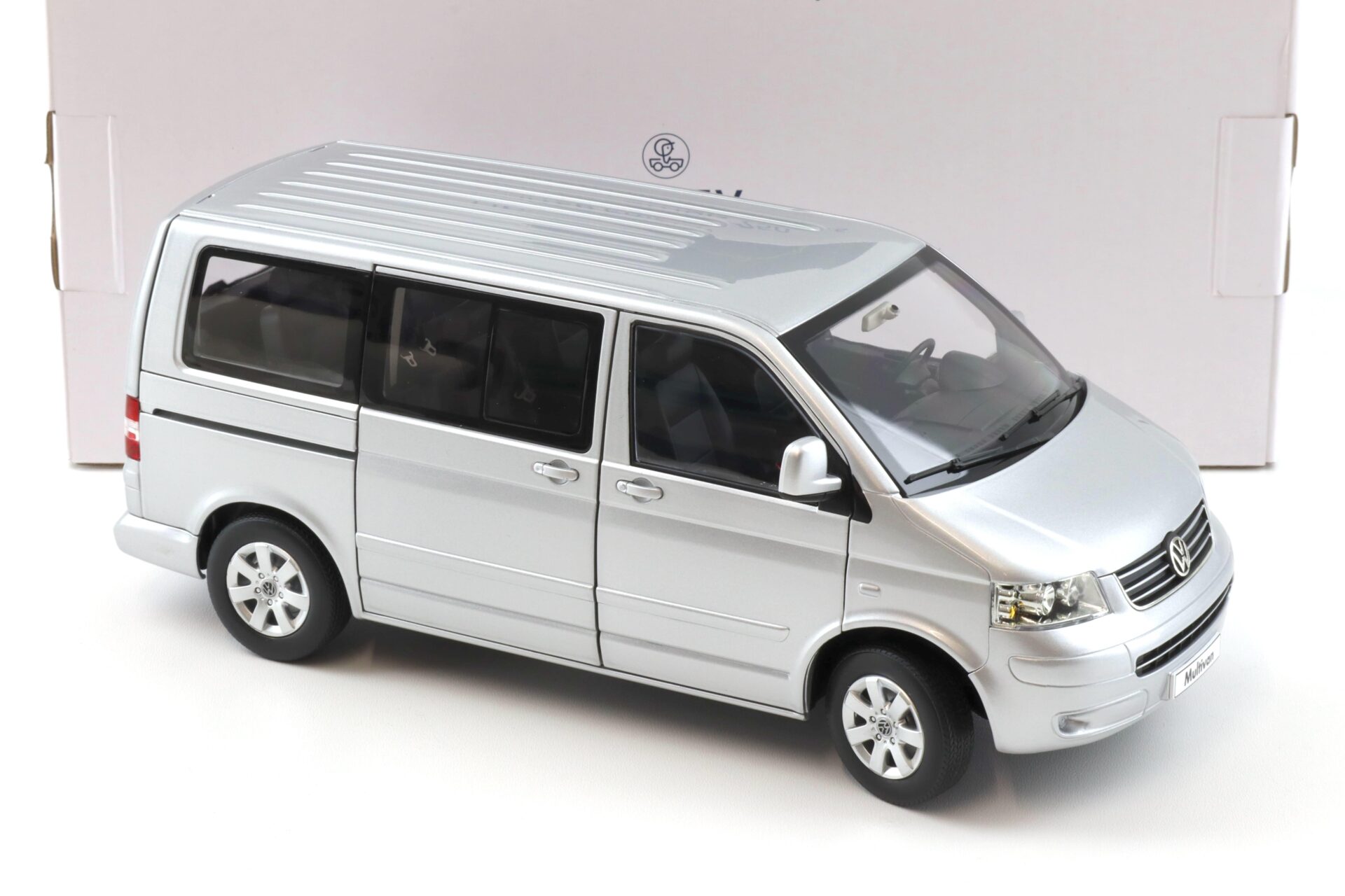 1:18 Norev VW T5 Multivan 2003 silver metallic - Limited 1000 pcs.