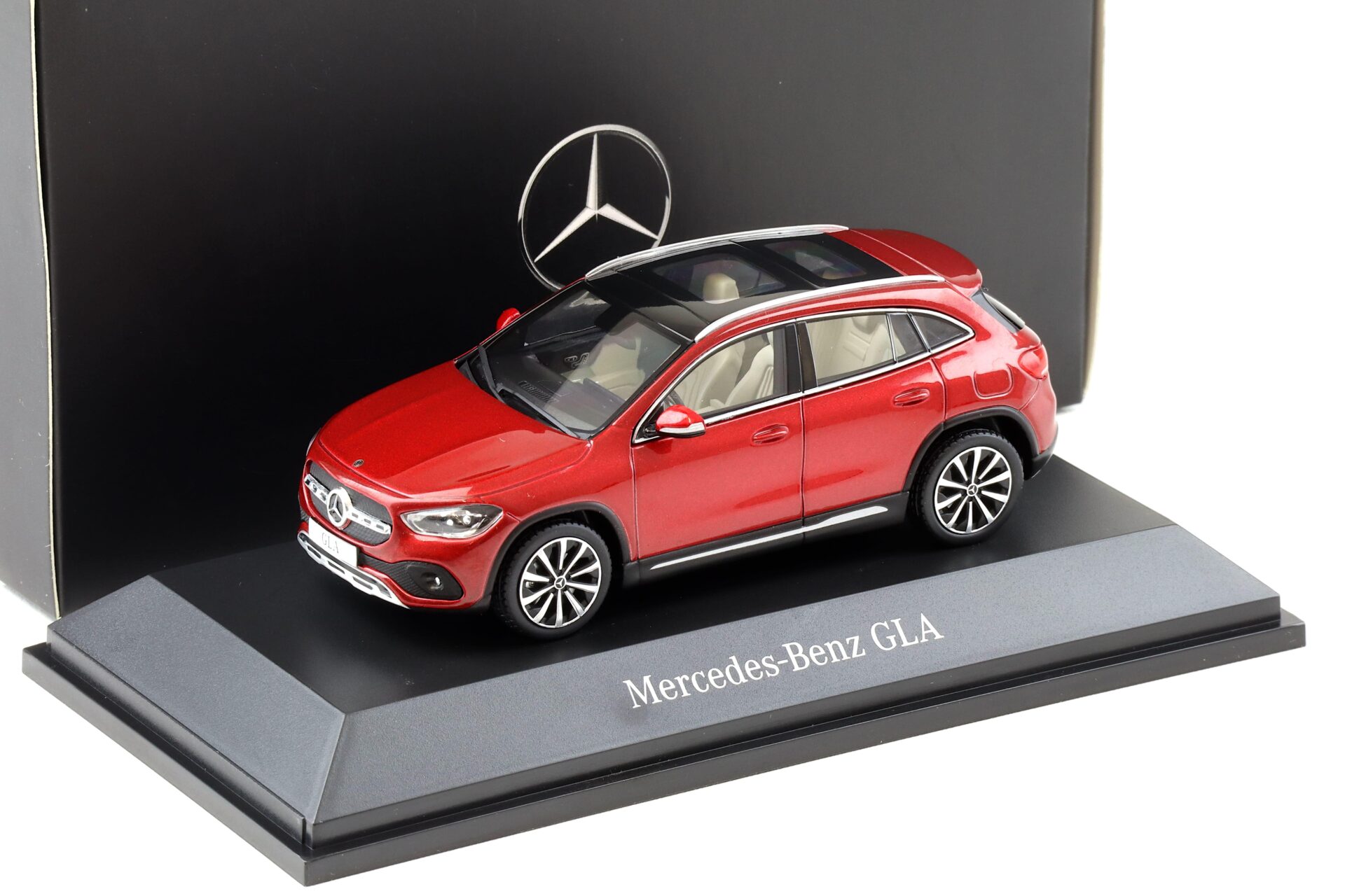1:43 Spark Mercedes GLA H247 designo Patagonia red bright 2020 DEALER VERSION
