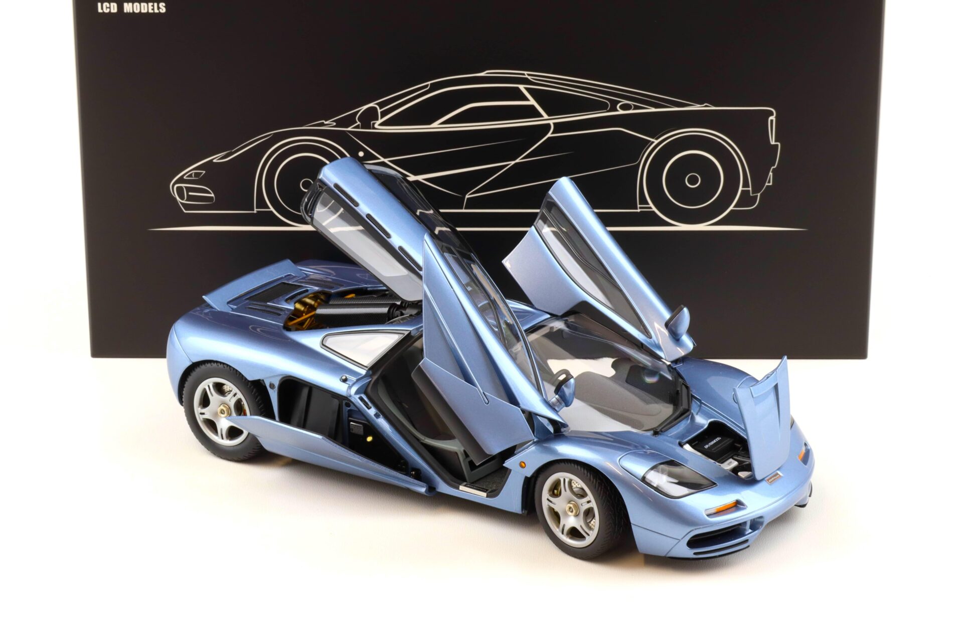 1:18 LCD Models McLaren F1 Road Car blue metallic 1995 LCD18014-BU