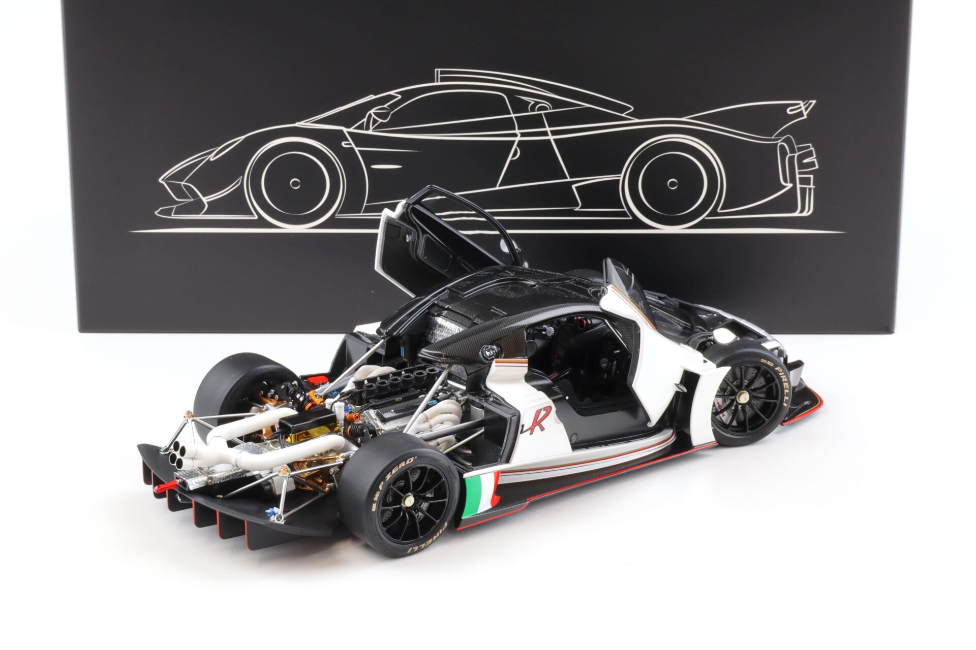 1:18 LCD Models Pagani Huayra R 2021 pearl white LCD18012-PW