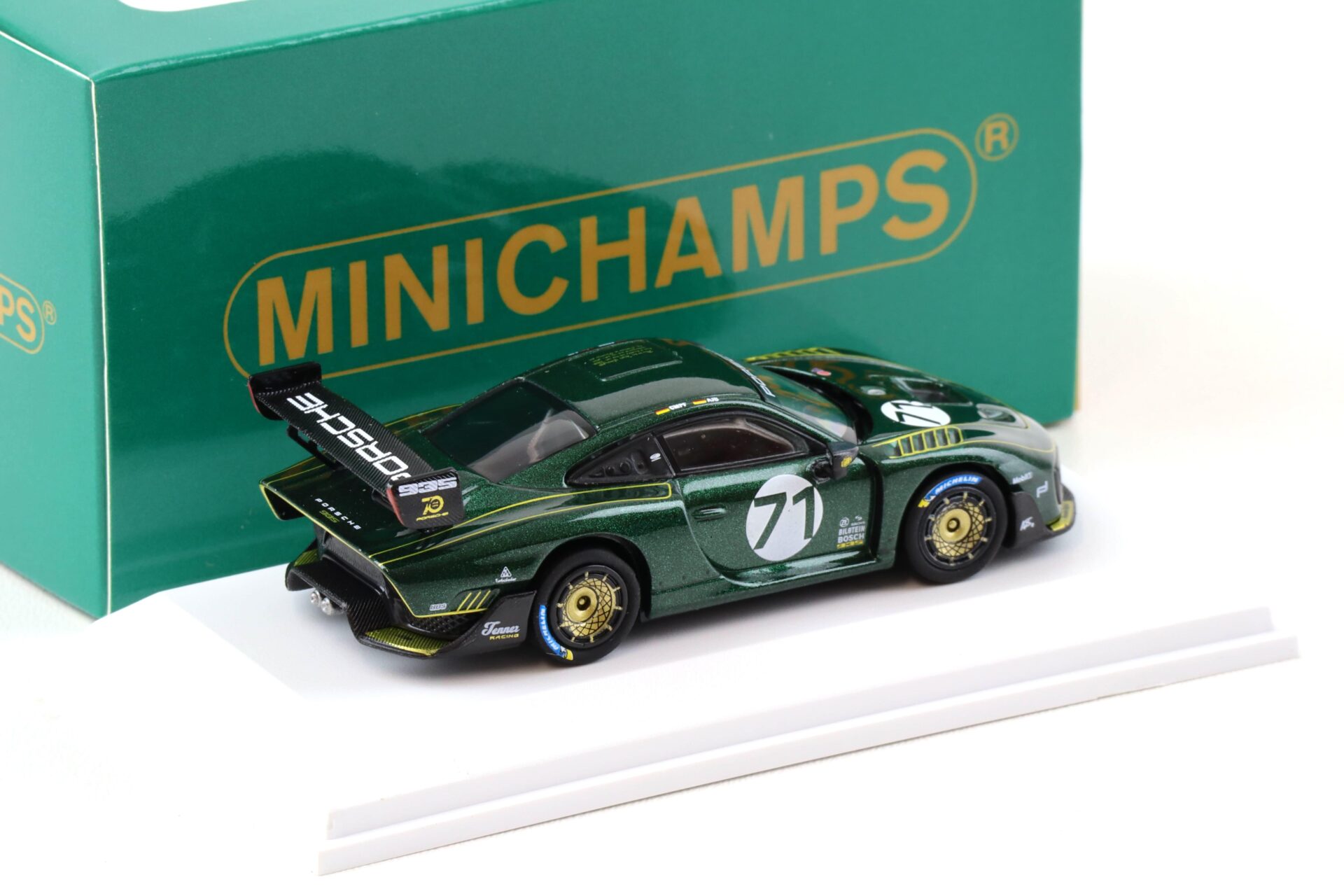 1:64 Minichamps Porsche 935/19 Tenner Racing #71 green 2018