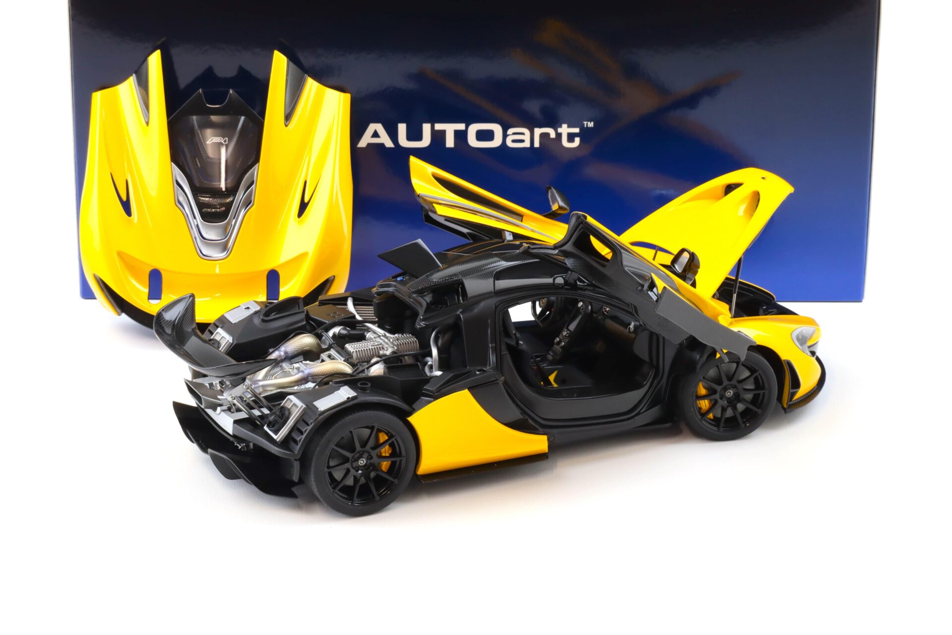 1:18 AUTOart McLAREN P1 2013 Volcano yellow/ yellow black interior 76067