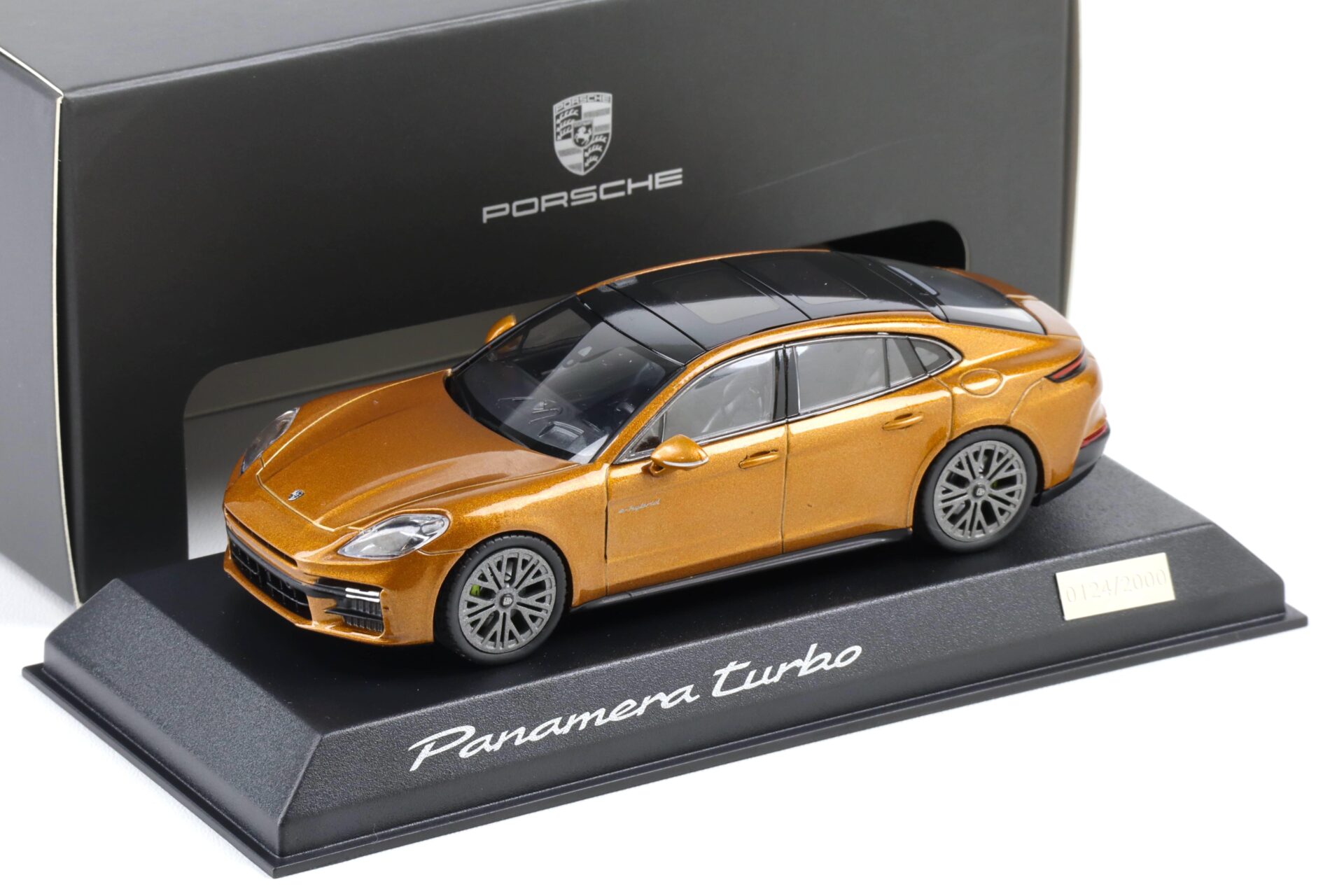 1:43 Norev Porsche Panamera Turbo E-Hybrid (G3) madeira gold WAP DEALER