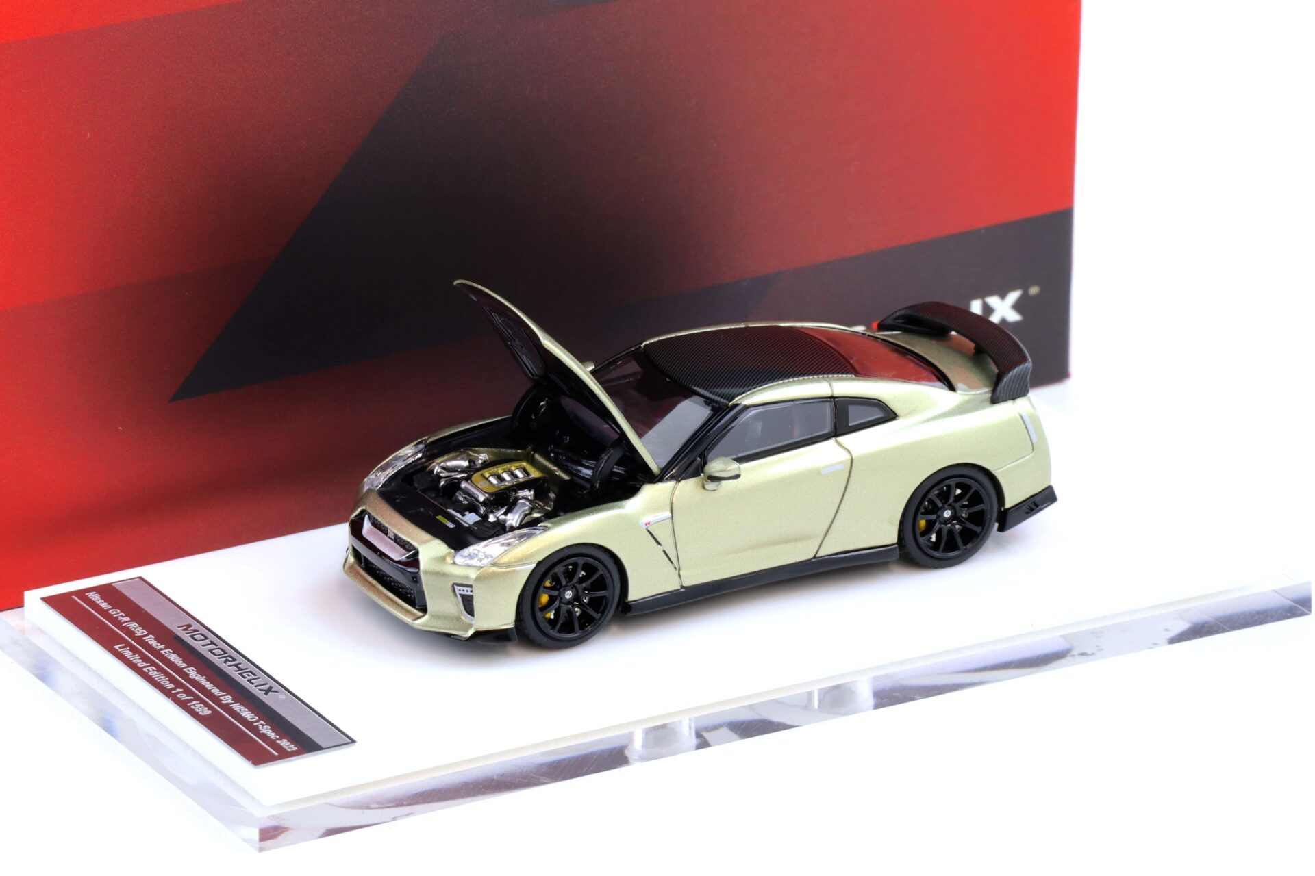 1:64 Motorhelix Nissan GT-R R35 Track Edition by Nismo T-Spec Millennium Jade