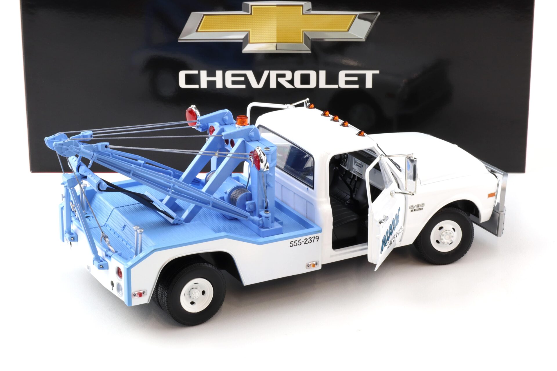 1:18 Greenlight 1969 Chevrolet C-30 Dually Wrecker Roscoe Starsky & Hutch