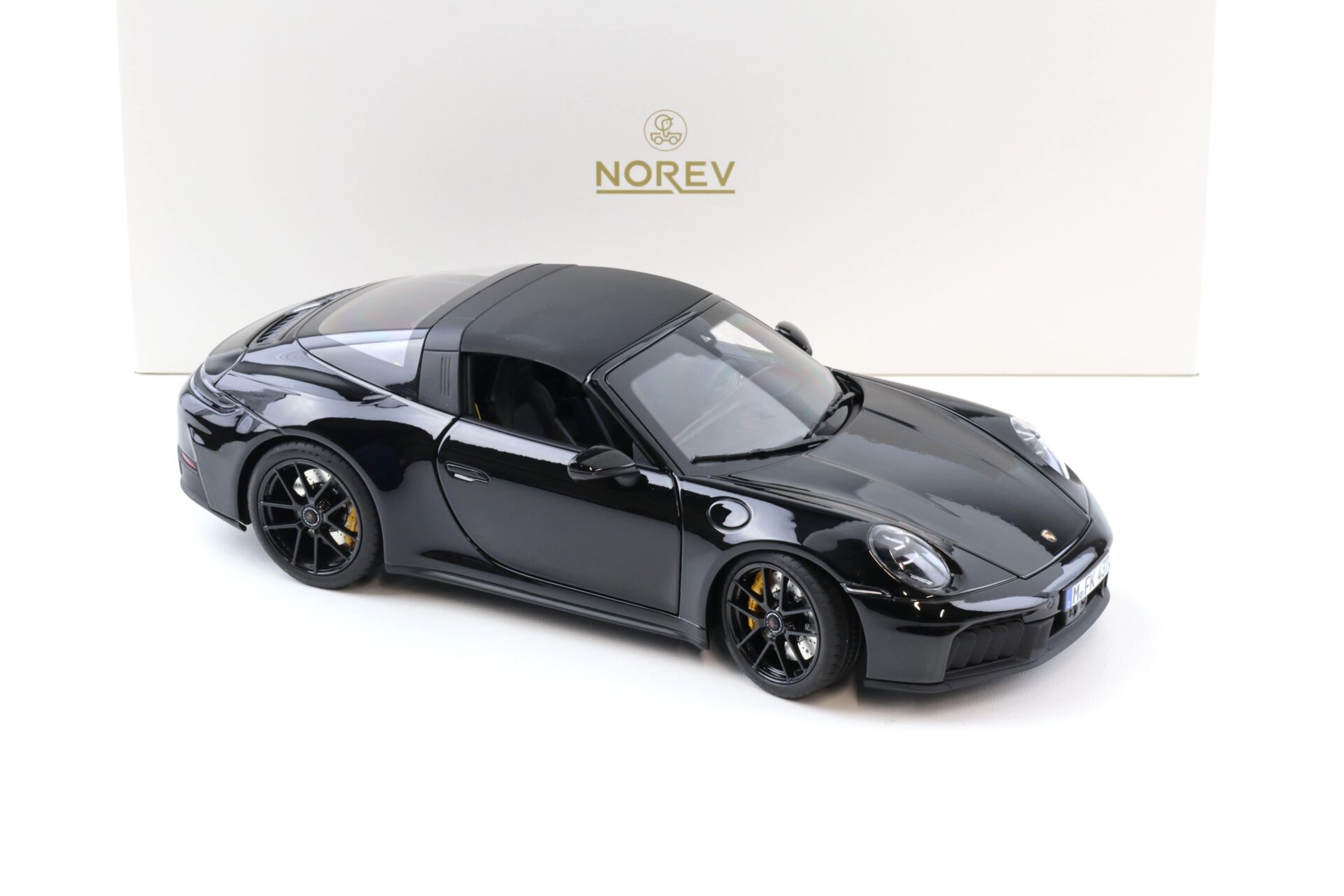 1:18 Norev Porsche 911 992.2 Targa 4 GTS 2024 black - Limited 200 pcs.