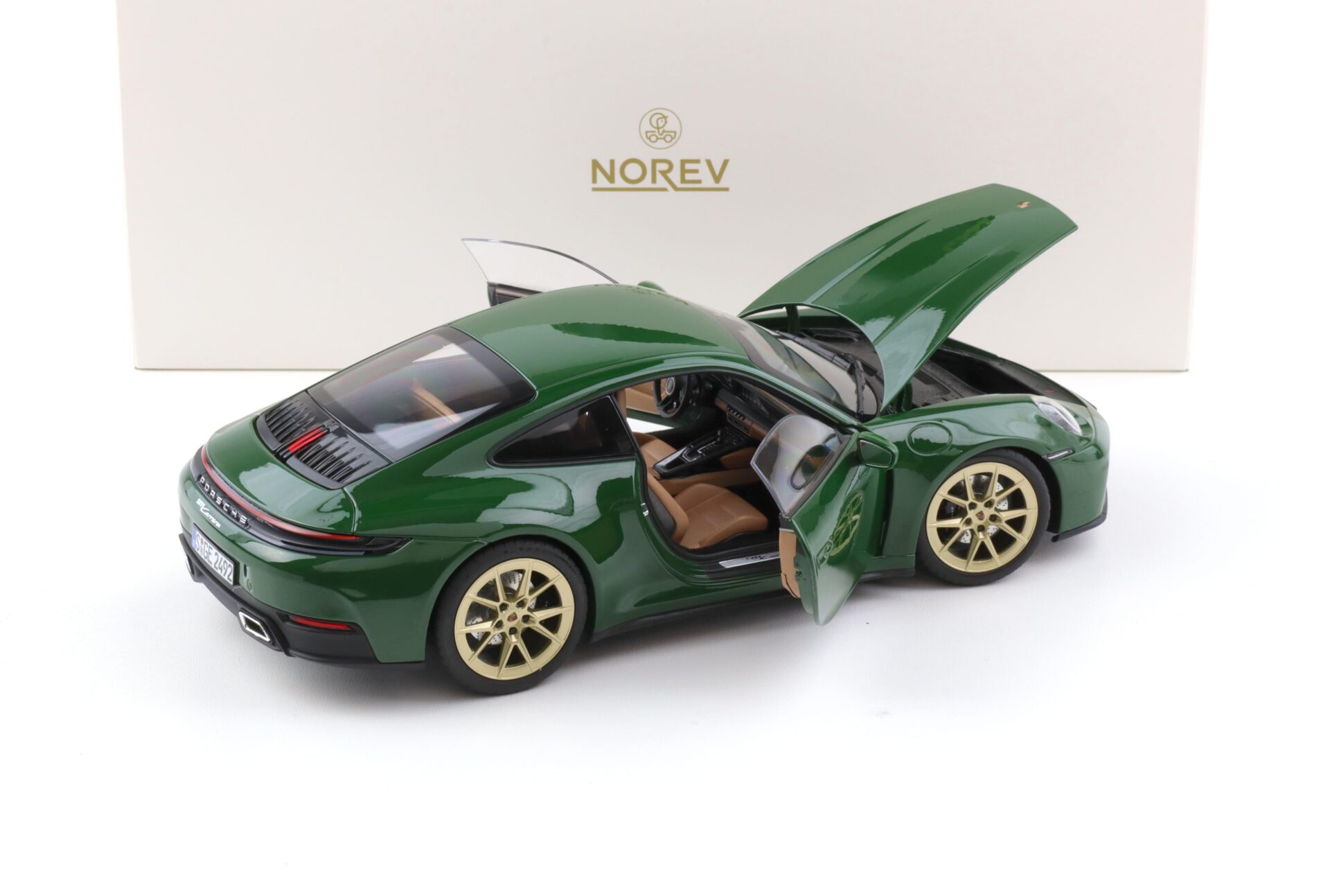 1:18 Norev Porsche 911 992.2 Carrera Coupe 2024 Irish green - Limited 200 pcs.