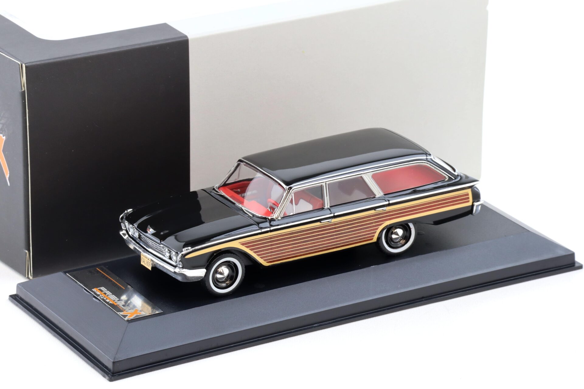 1:43 PremiumX Ford Country Squire Wagon 1960 black/ wood