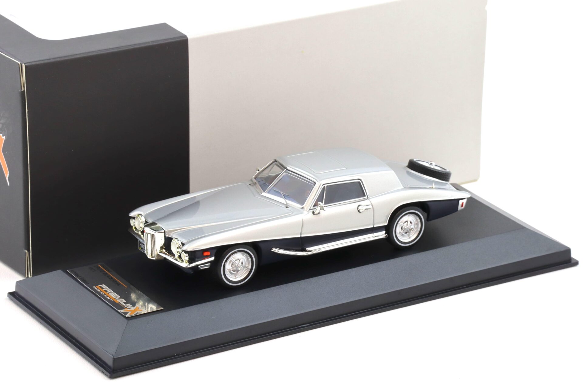 1:43 PremiumX Stutz Blackhawk Coupe 1971 silver/ black